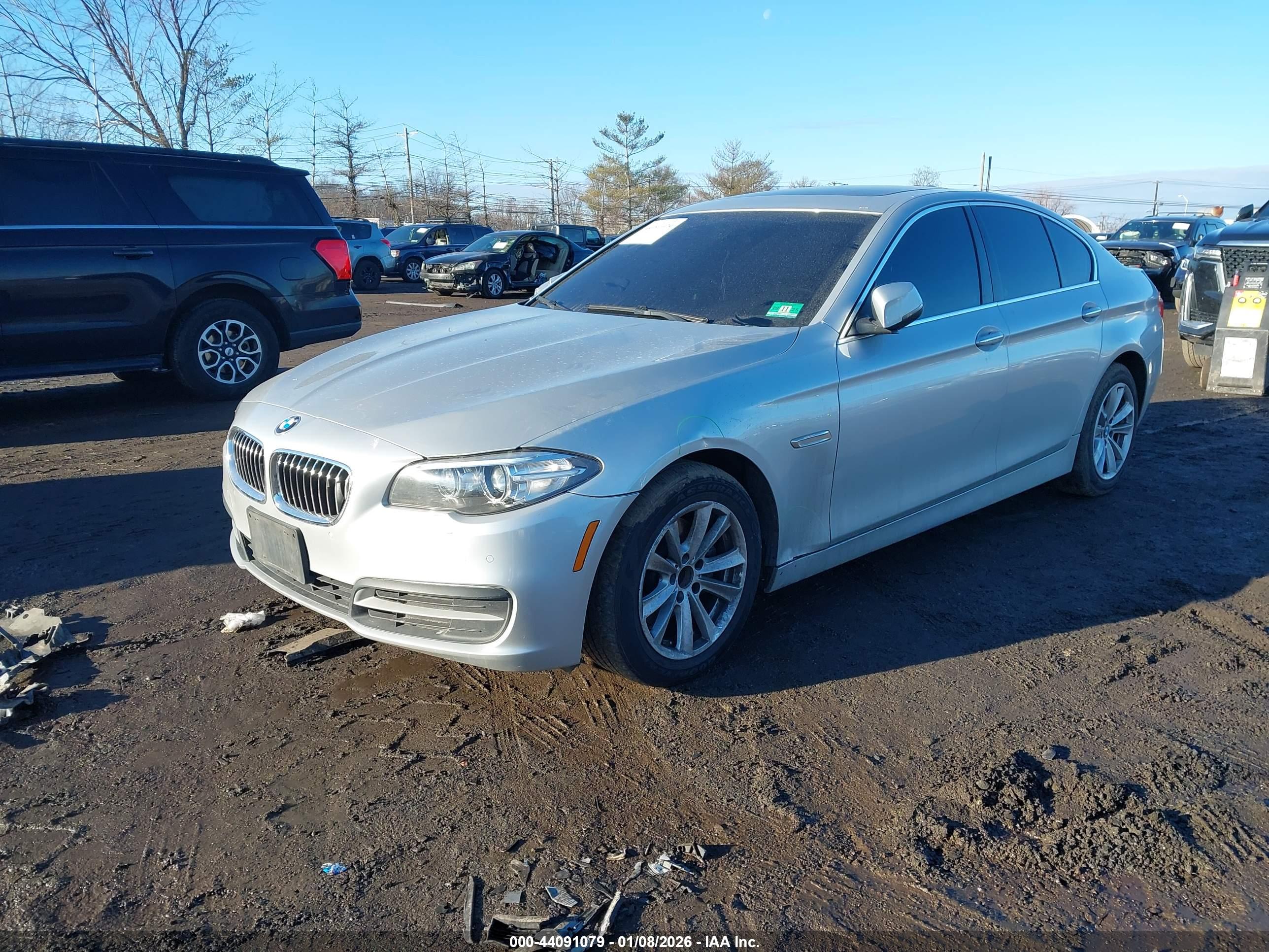 BMW 528I image 2