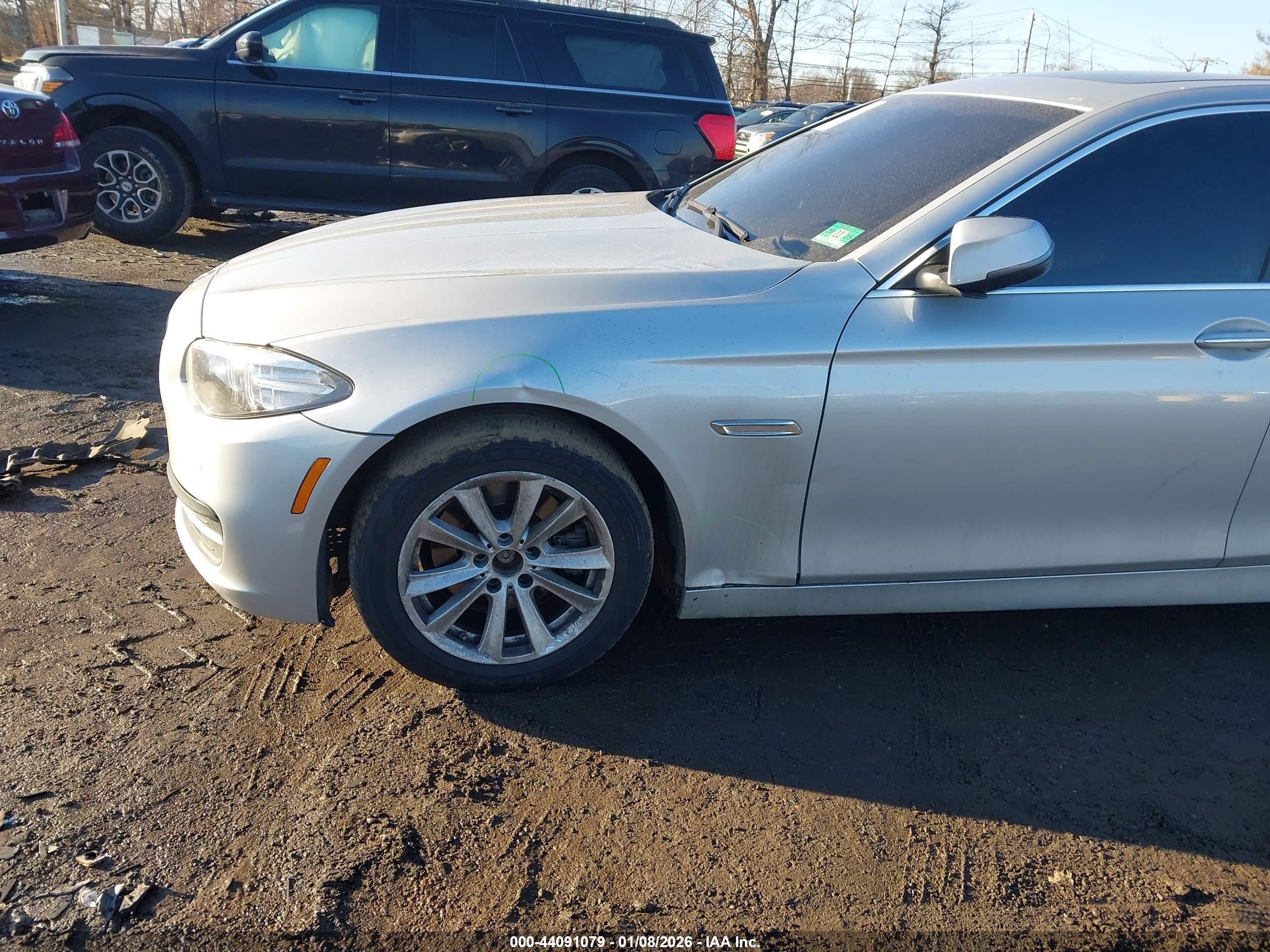 BMW 528I image 6
