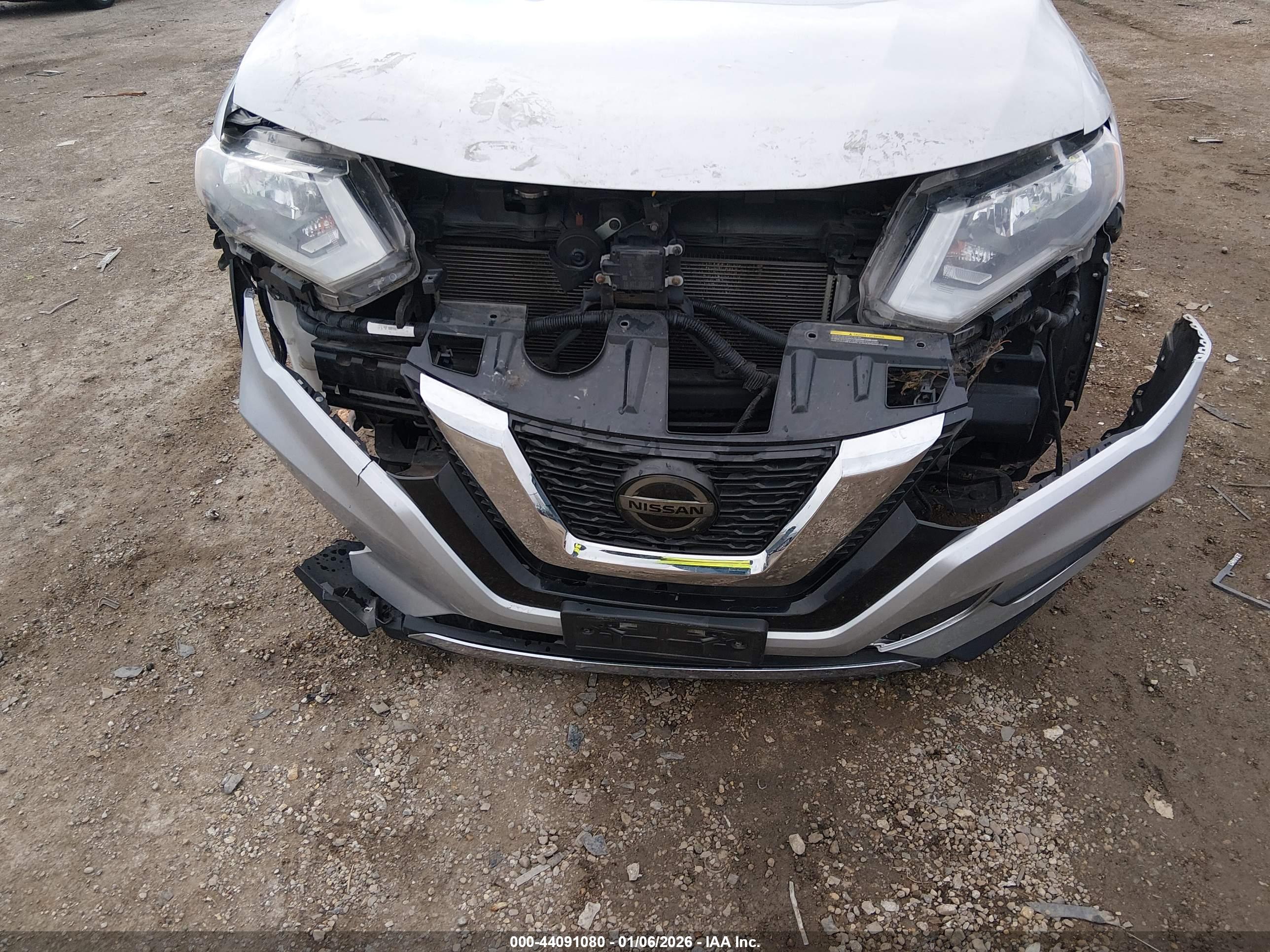 NISSAN ROGUE image 6