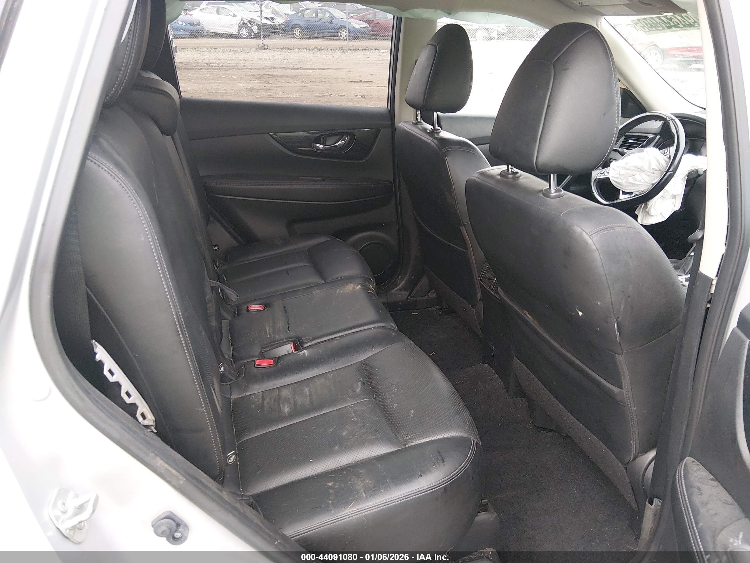 NISSAN ROGUE image 8