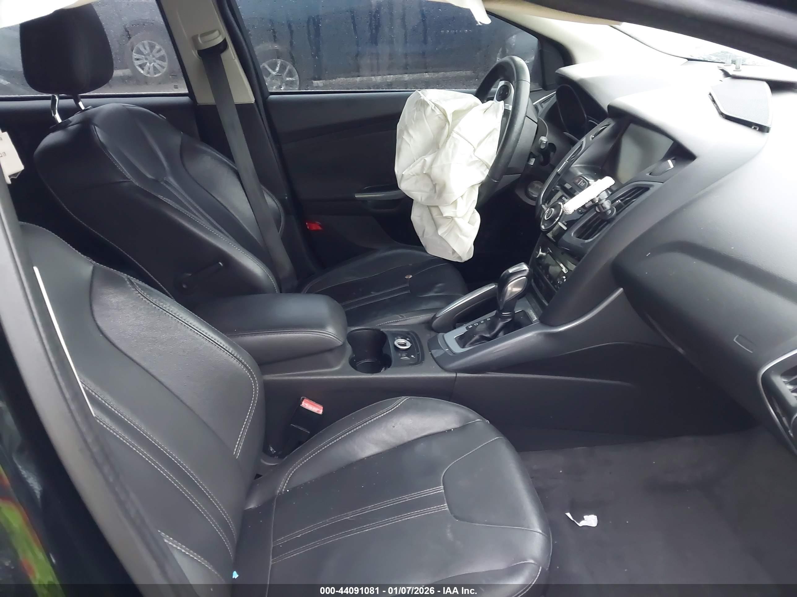 FORD FOCUS image 5