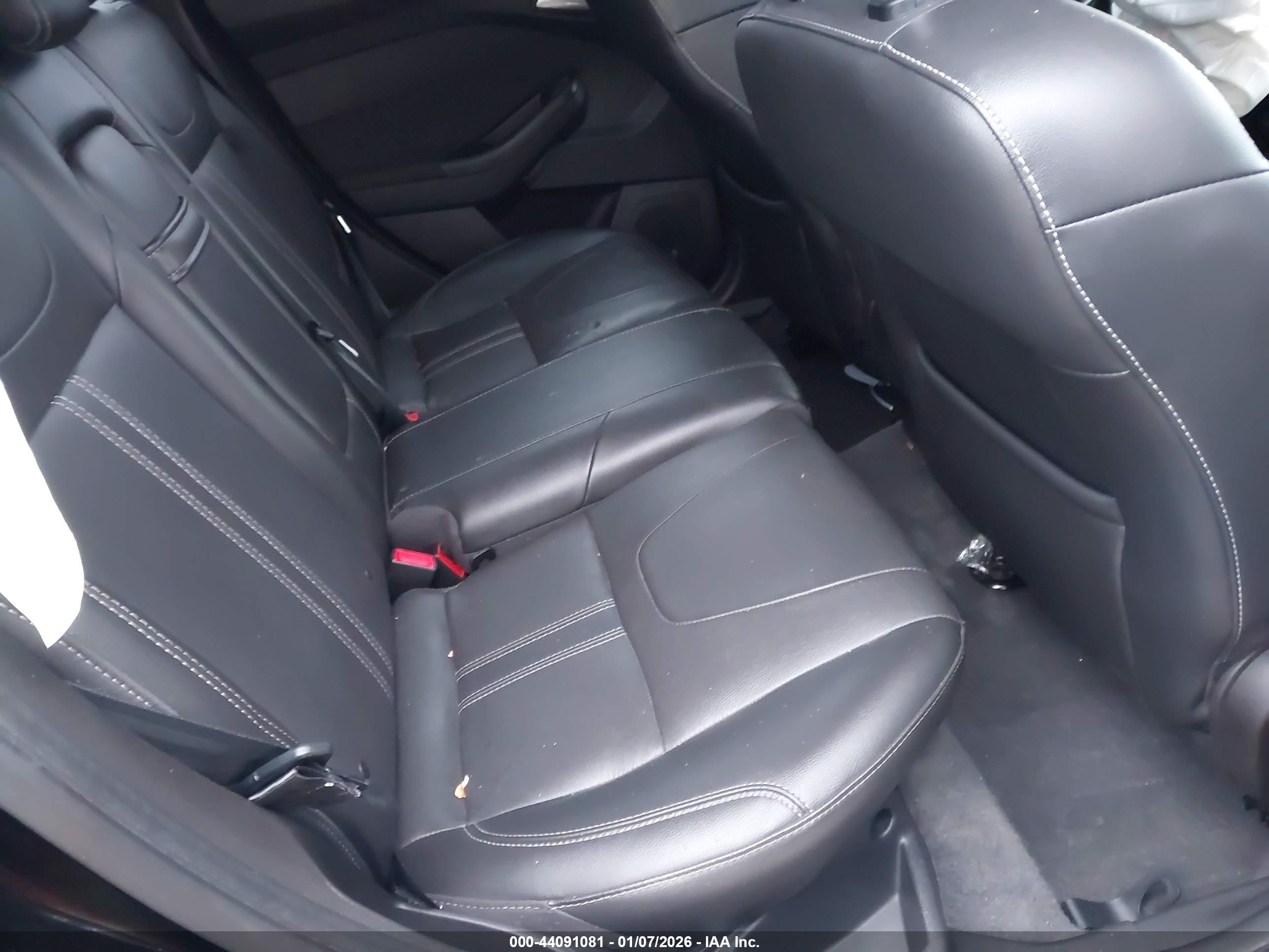 FORD FOCUS image 8