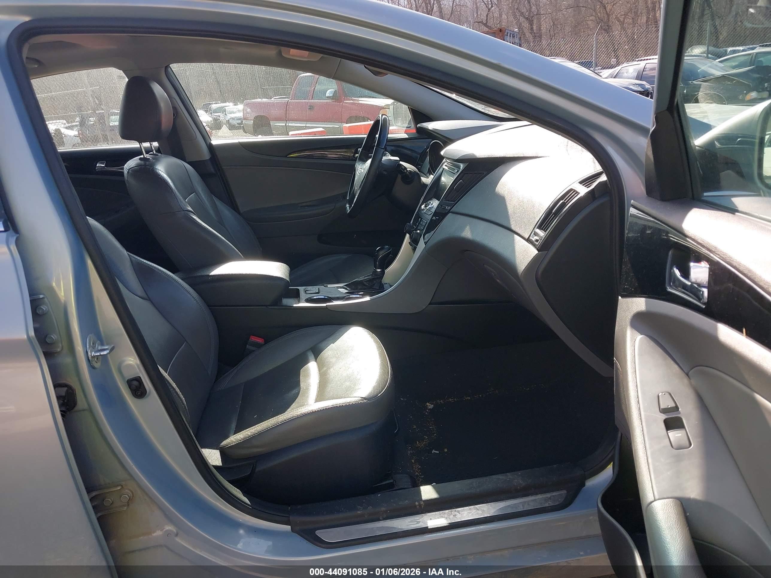 HYUNDAI SONATA image 5