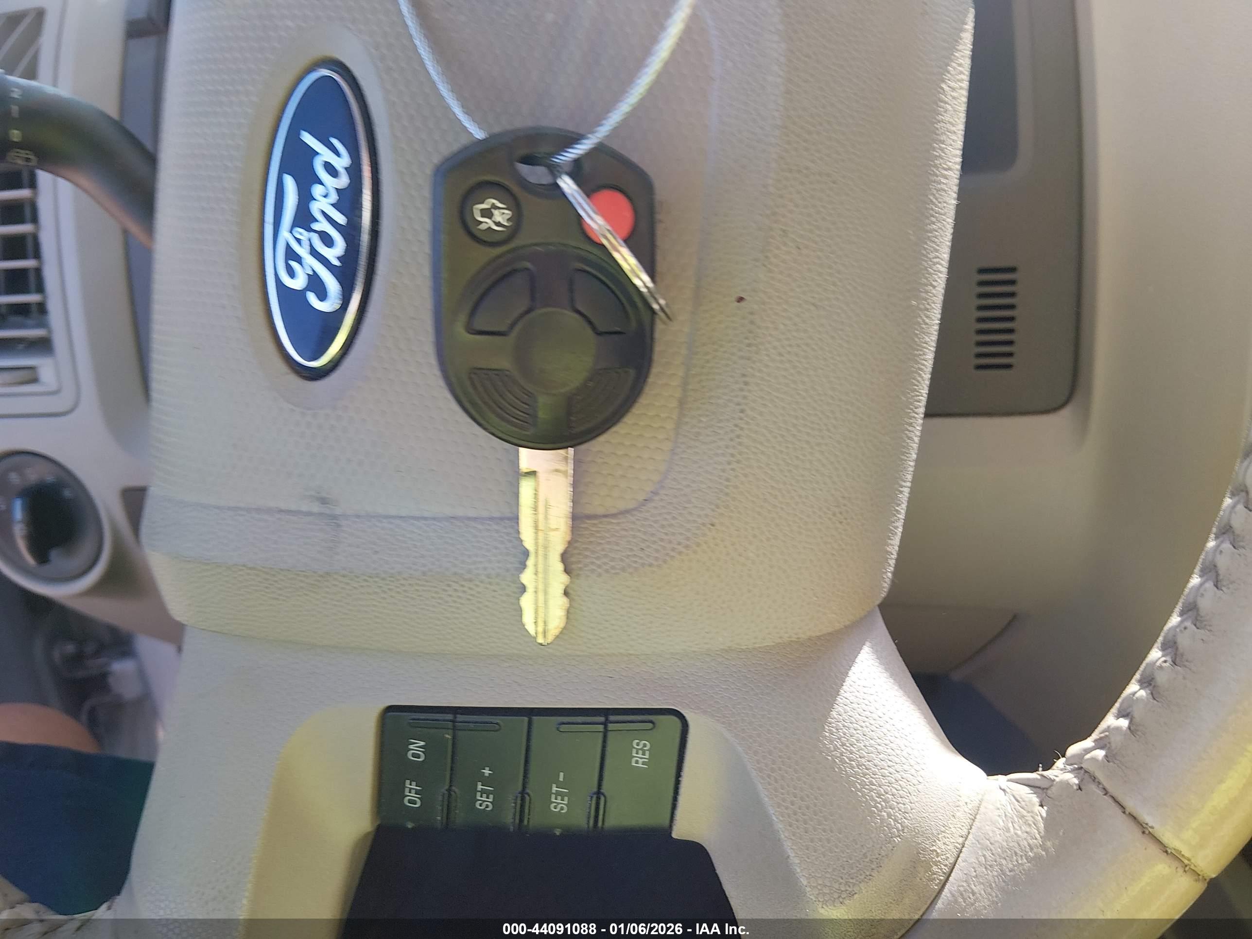 FORD ESCAPE image 11