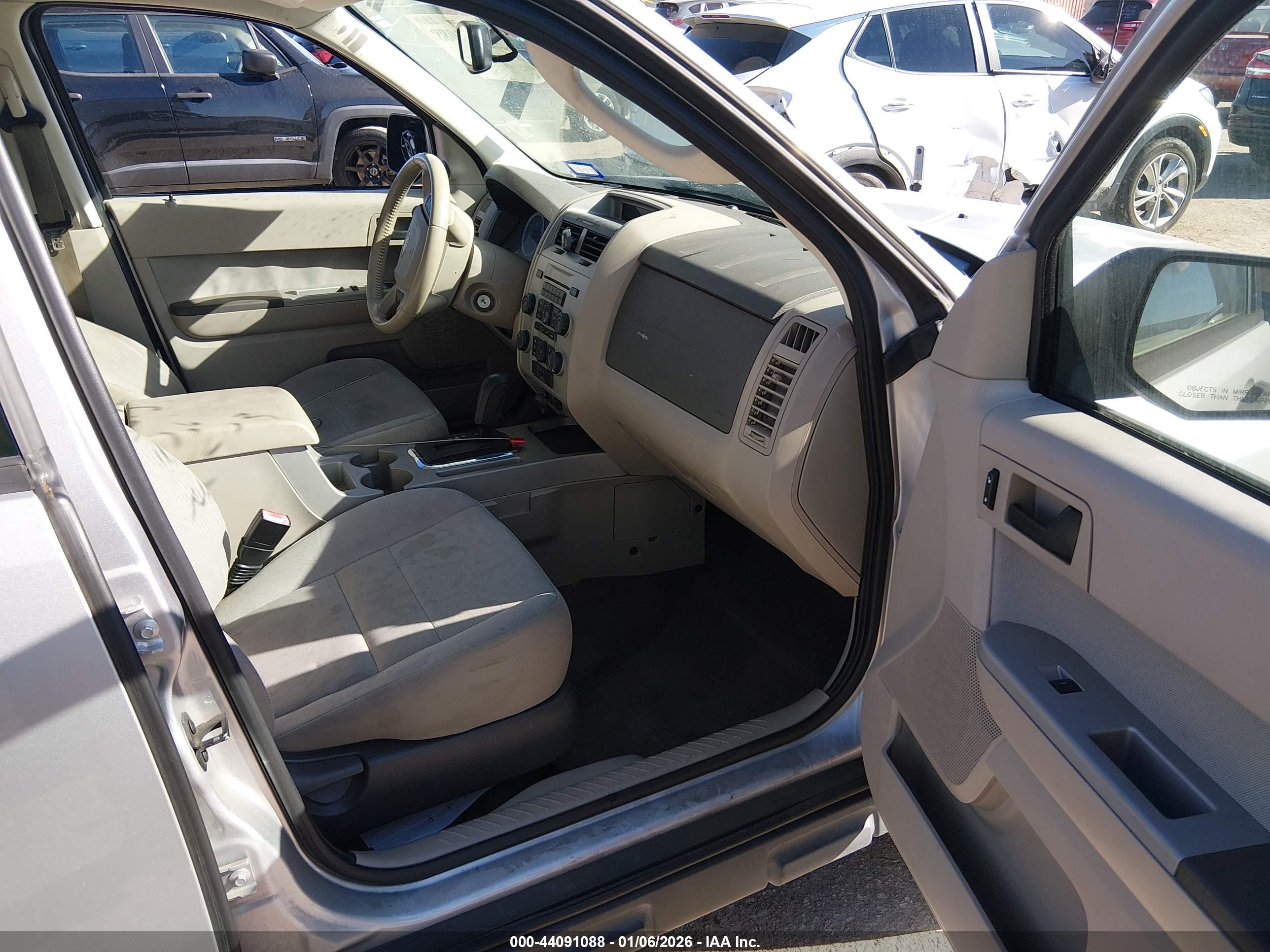 FORD ESCAPE image 5