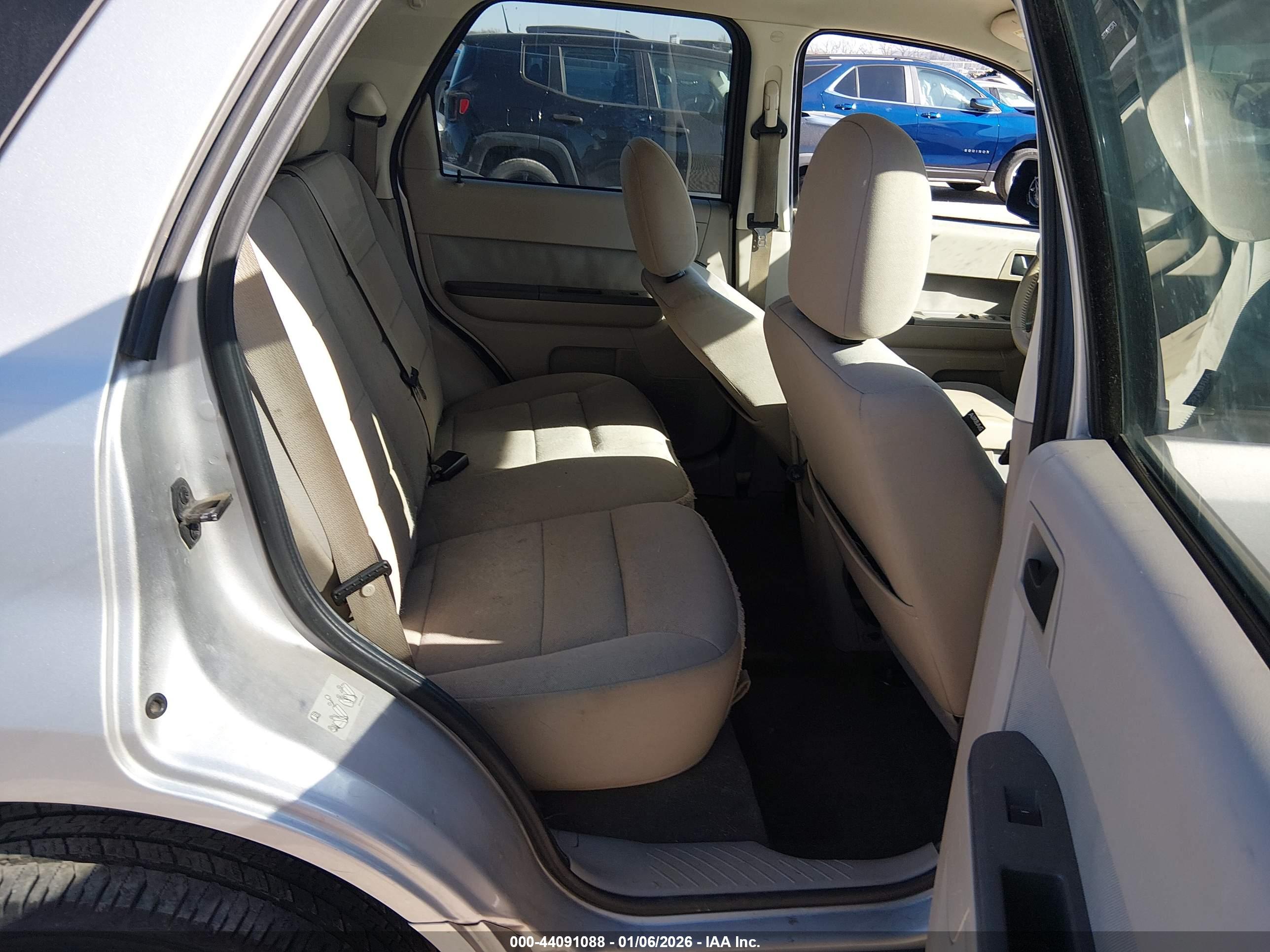 FORD ESCAPE image 8