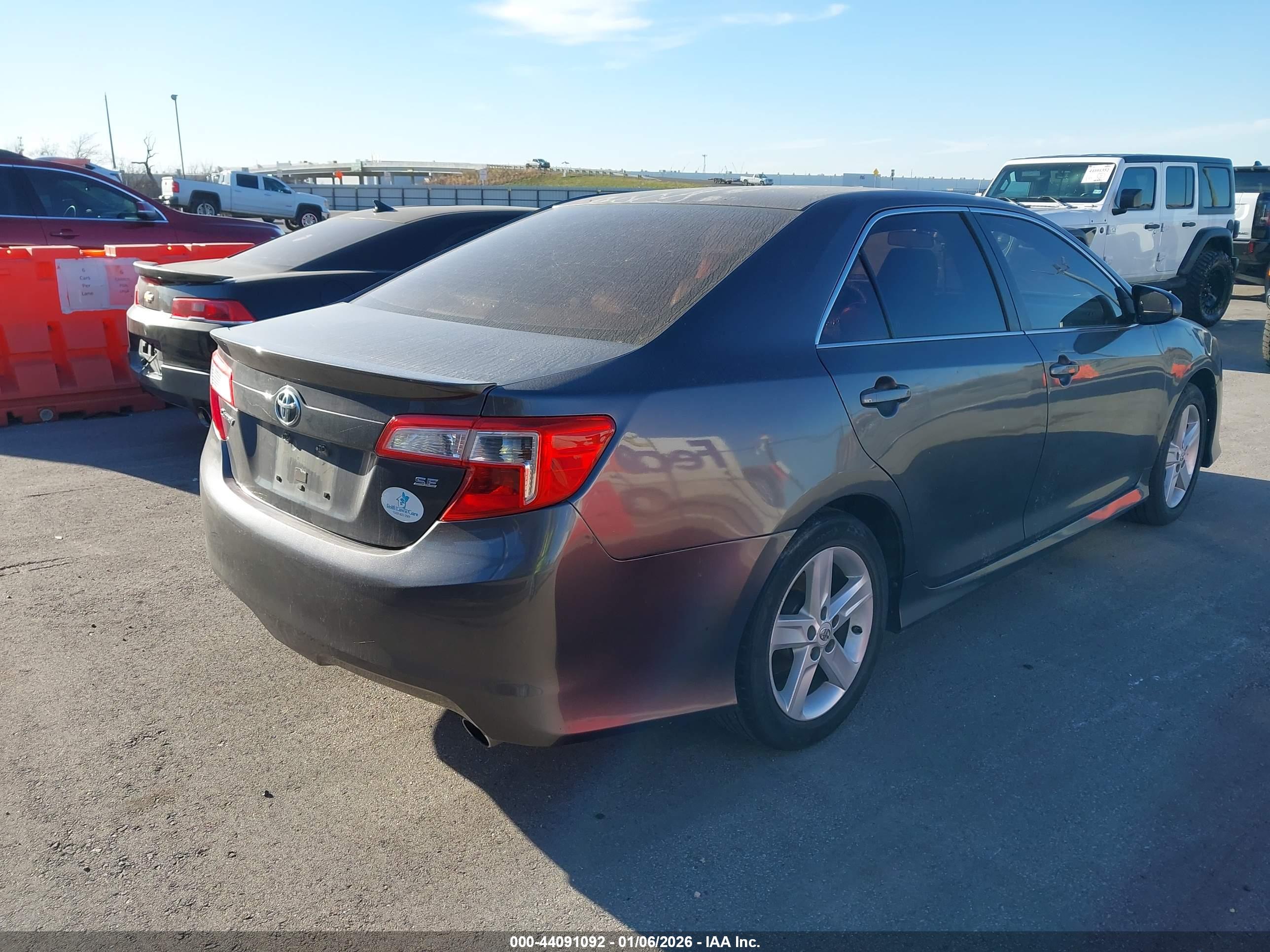 TOYOTA CAMRY image 4