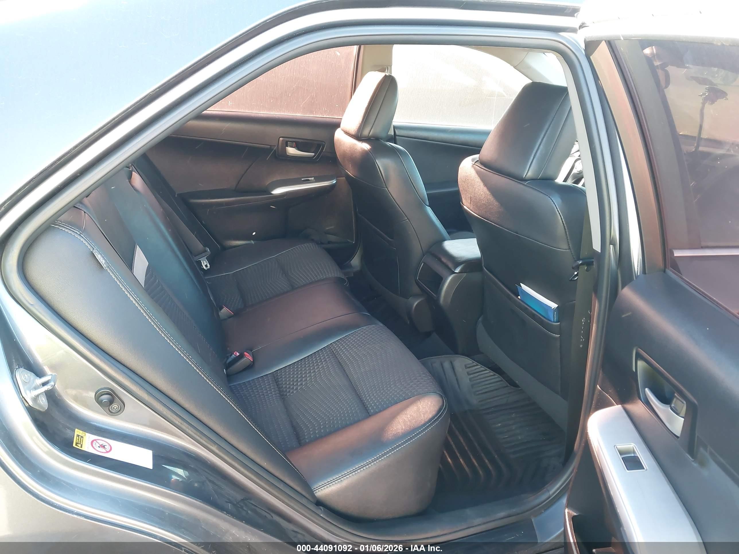 TOYOTA CAMRY image 8