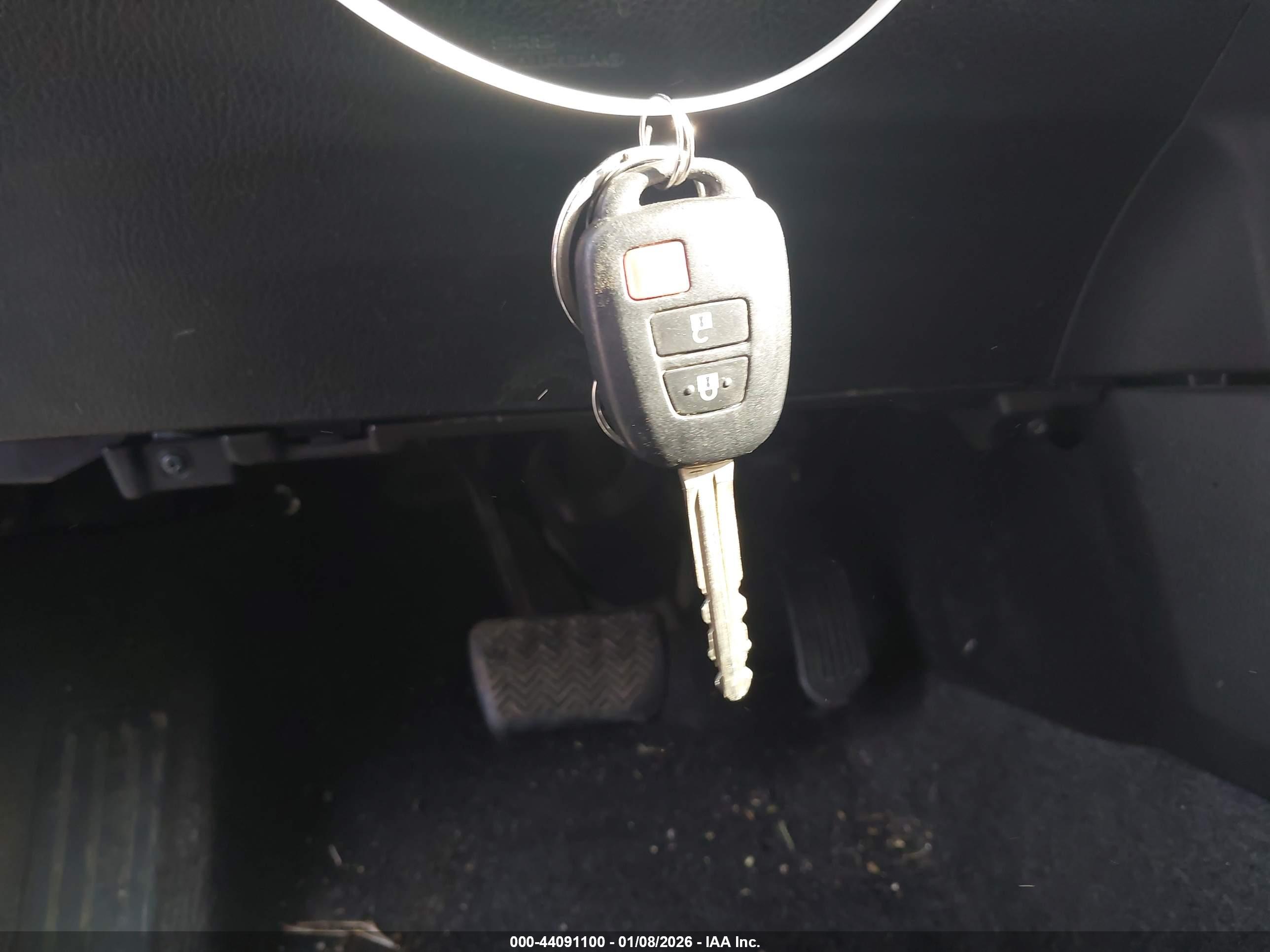 TOYOTA RAV4 image 11