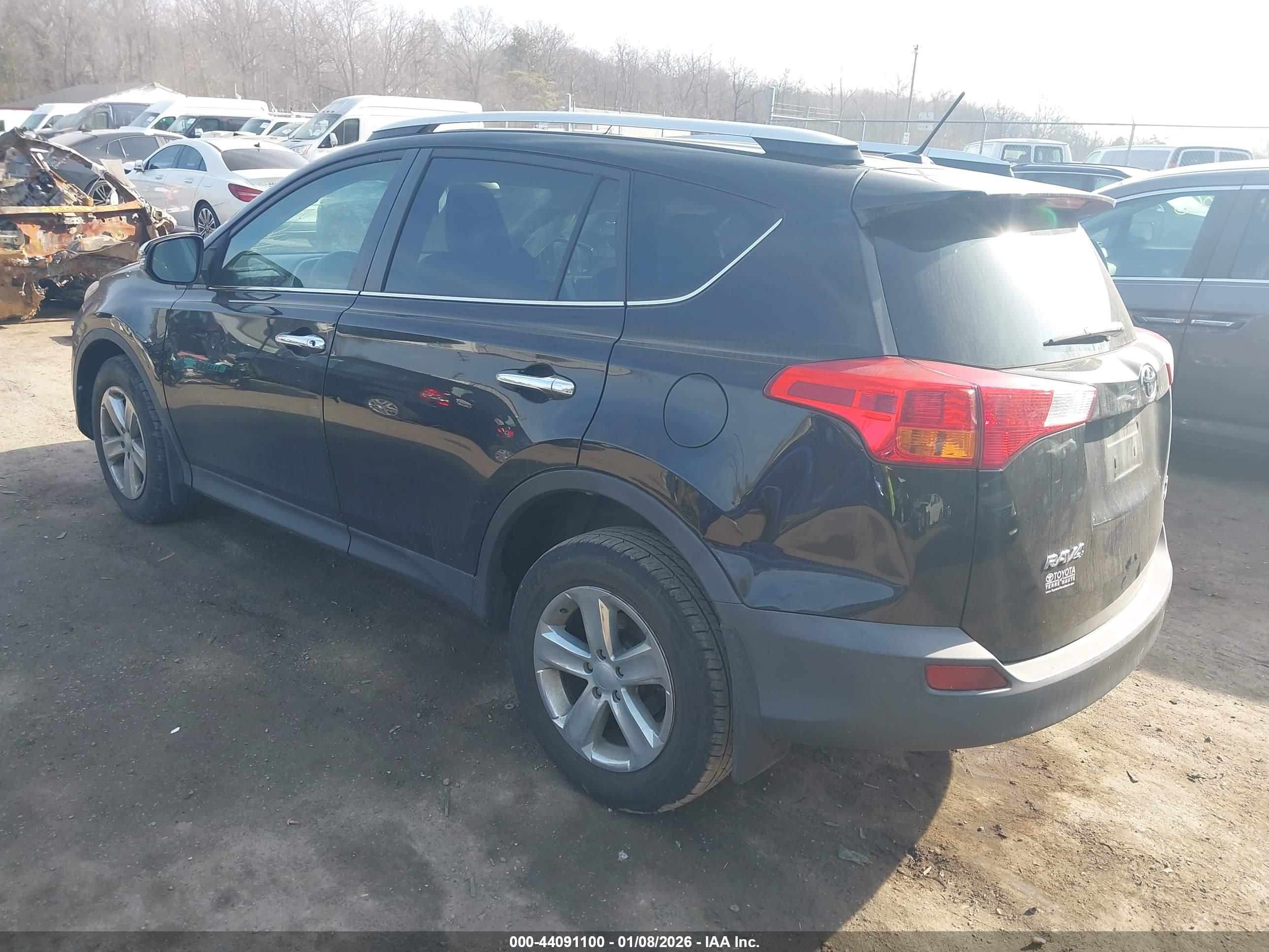 TOYOTA RAV4 image 3