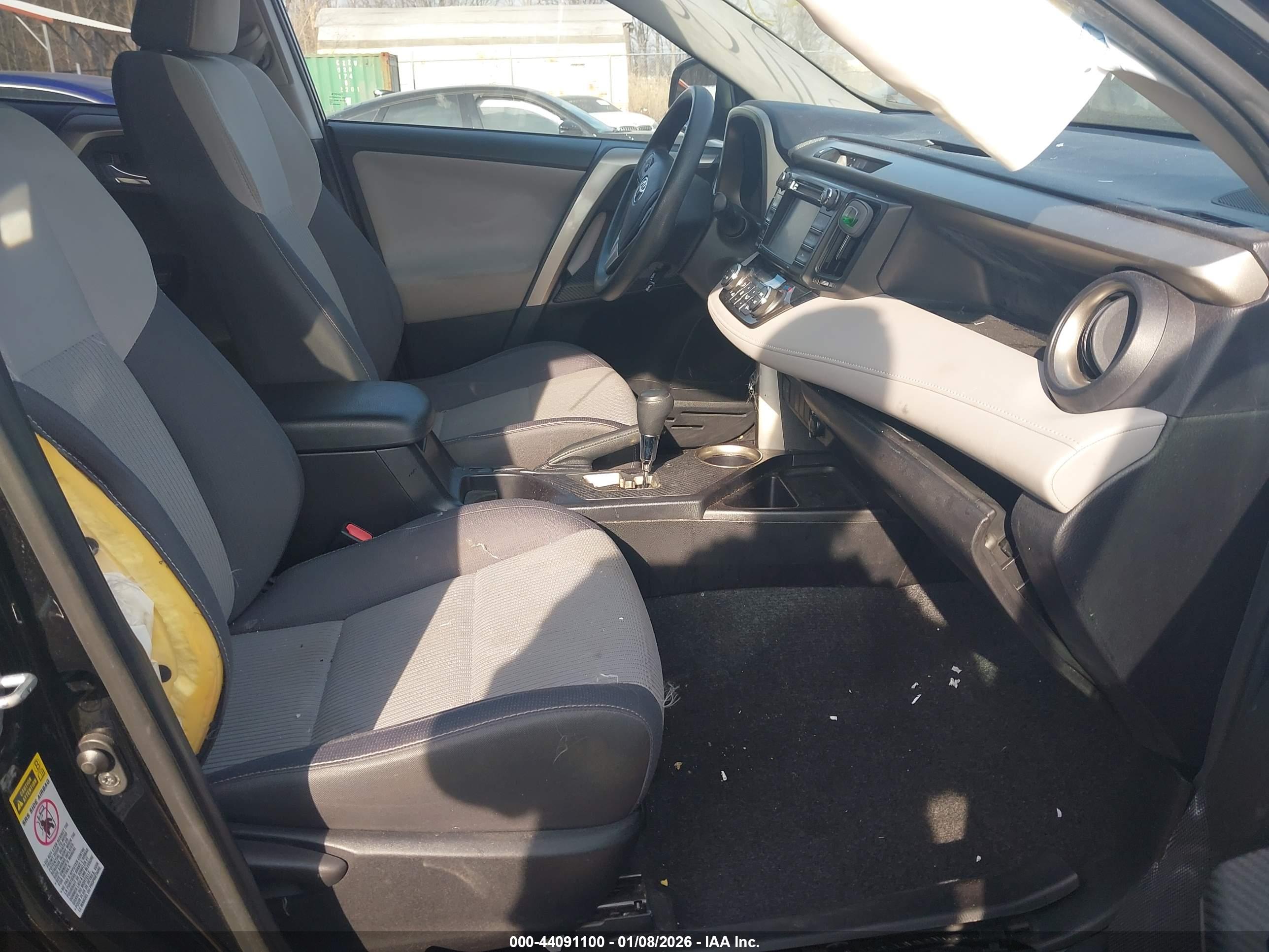 TOYOTA RAV4 image 5