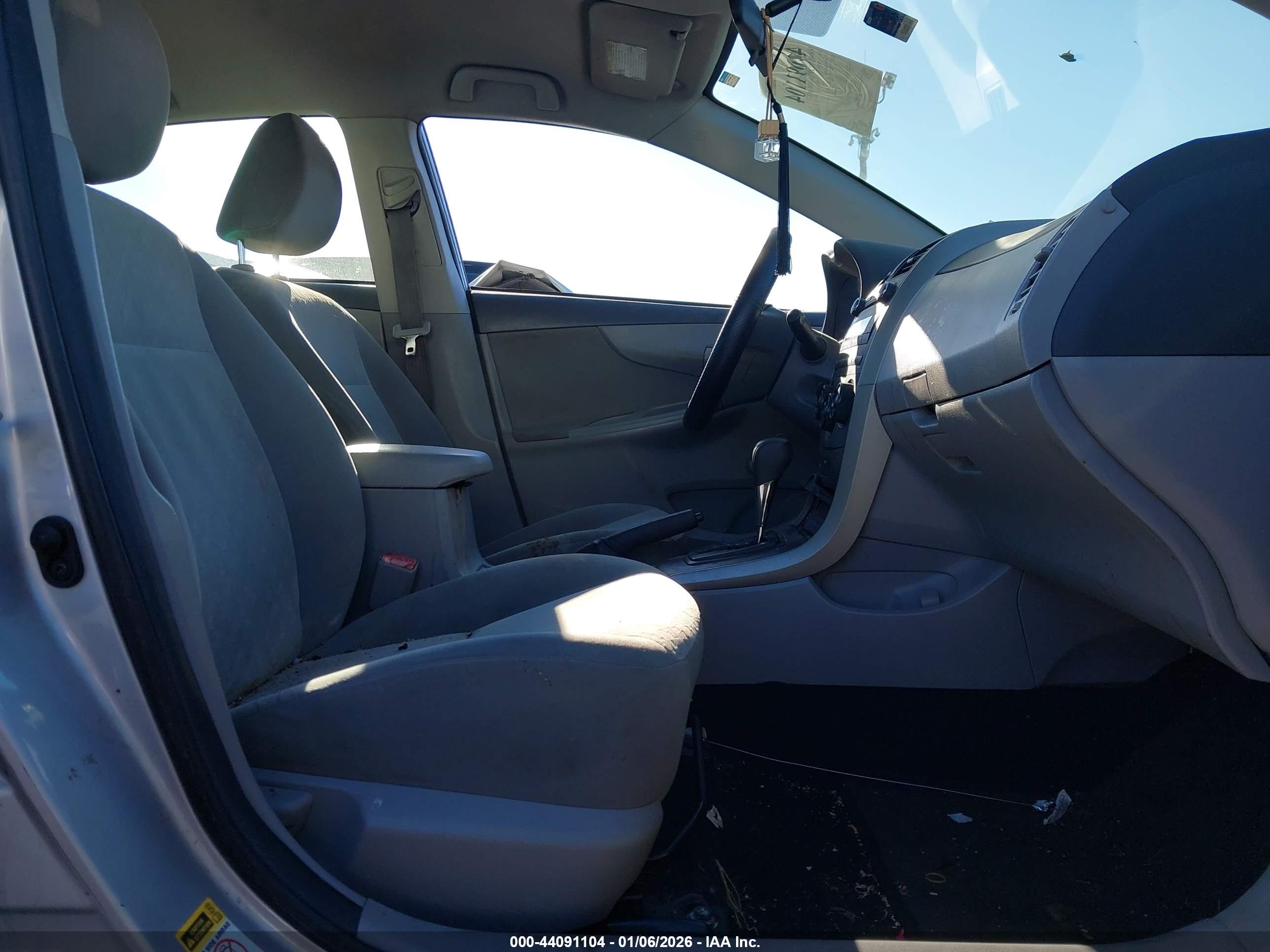 TOYOTA COROLLA image 5
