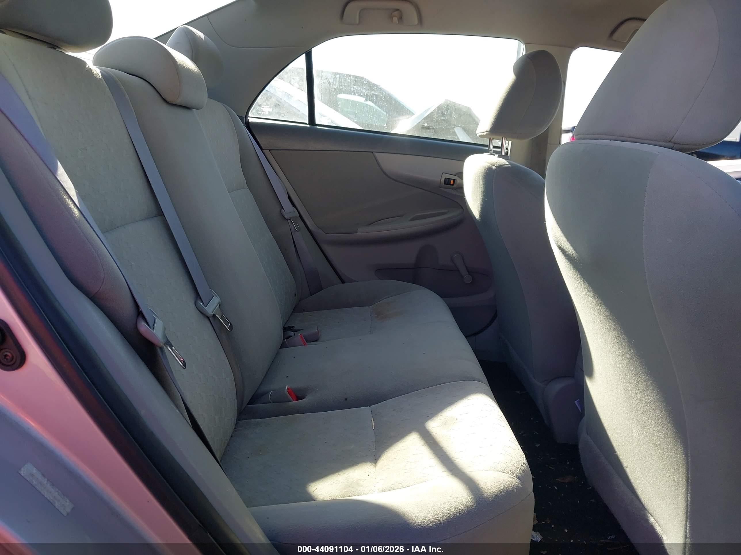 TOYOTA COROLLA image 8