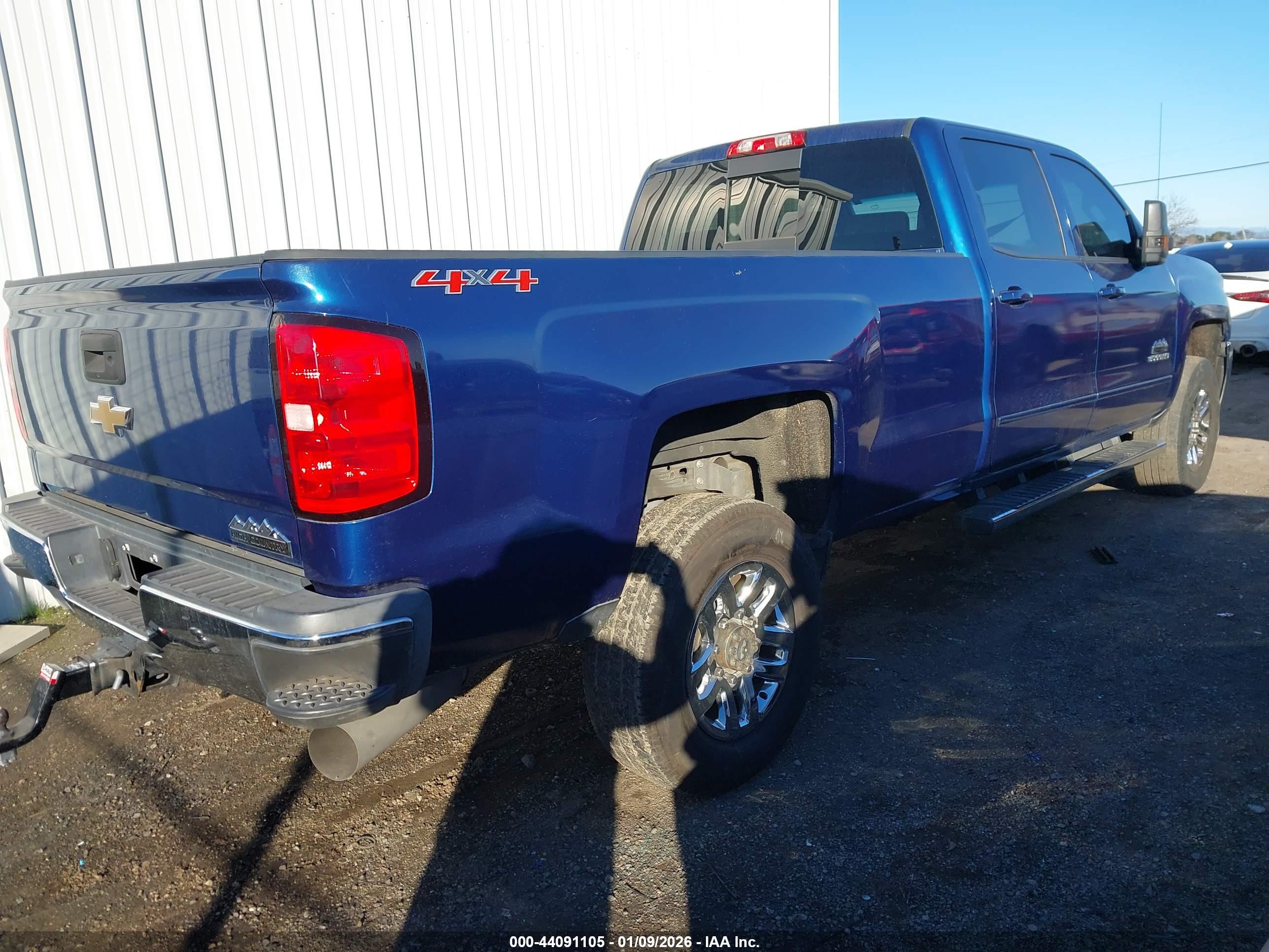 CHEVROLET SILVERADO image 4