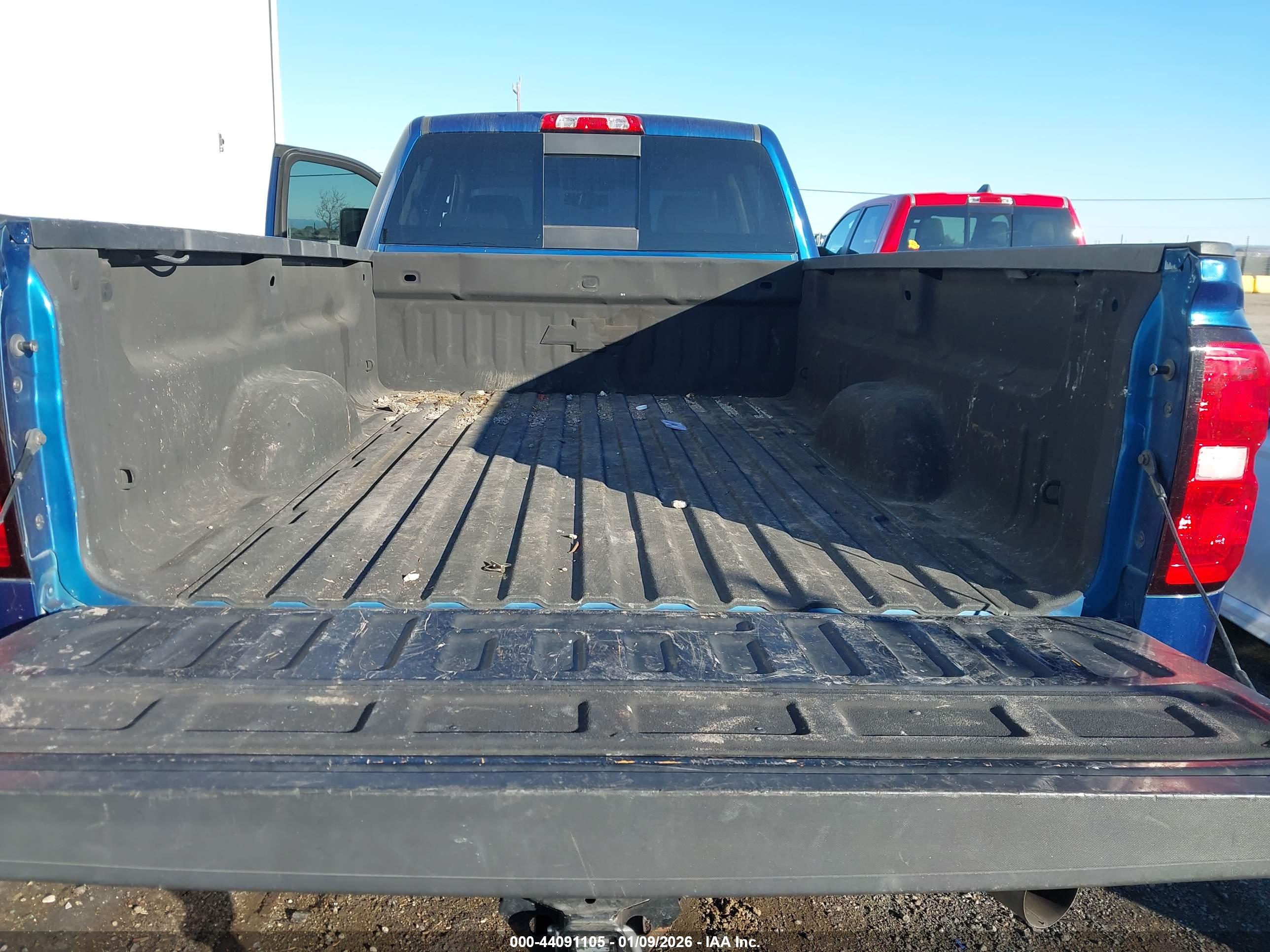 CHEVROLET SILVERADO image 7