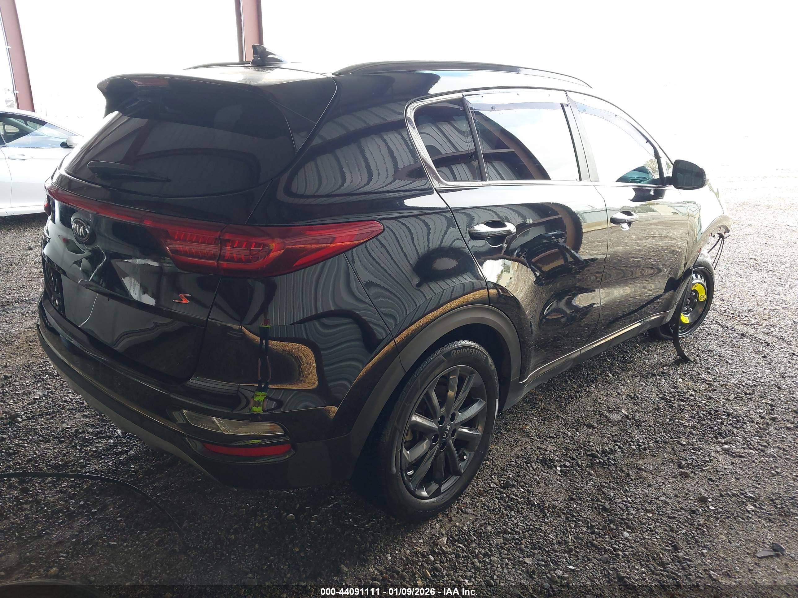 KIA SPORTAGE image 4