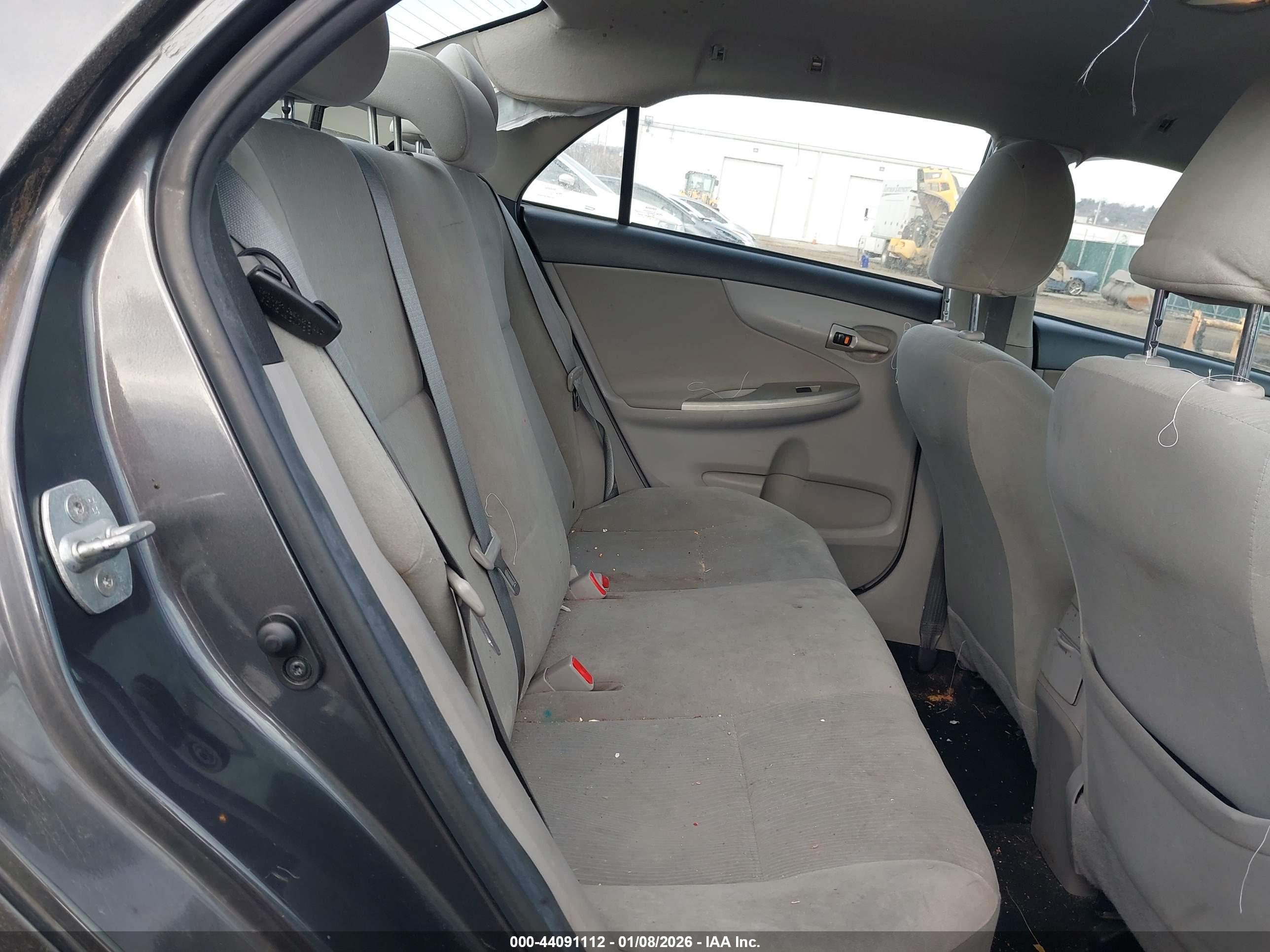 TOYOTA COROLLA image 8