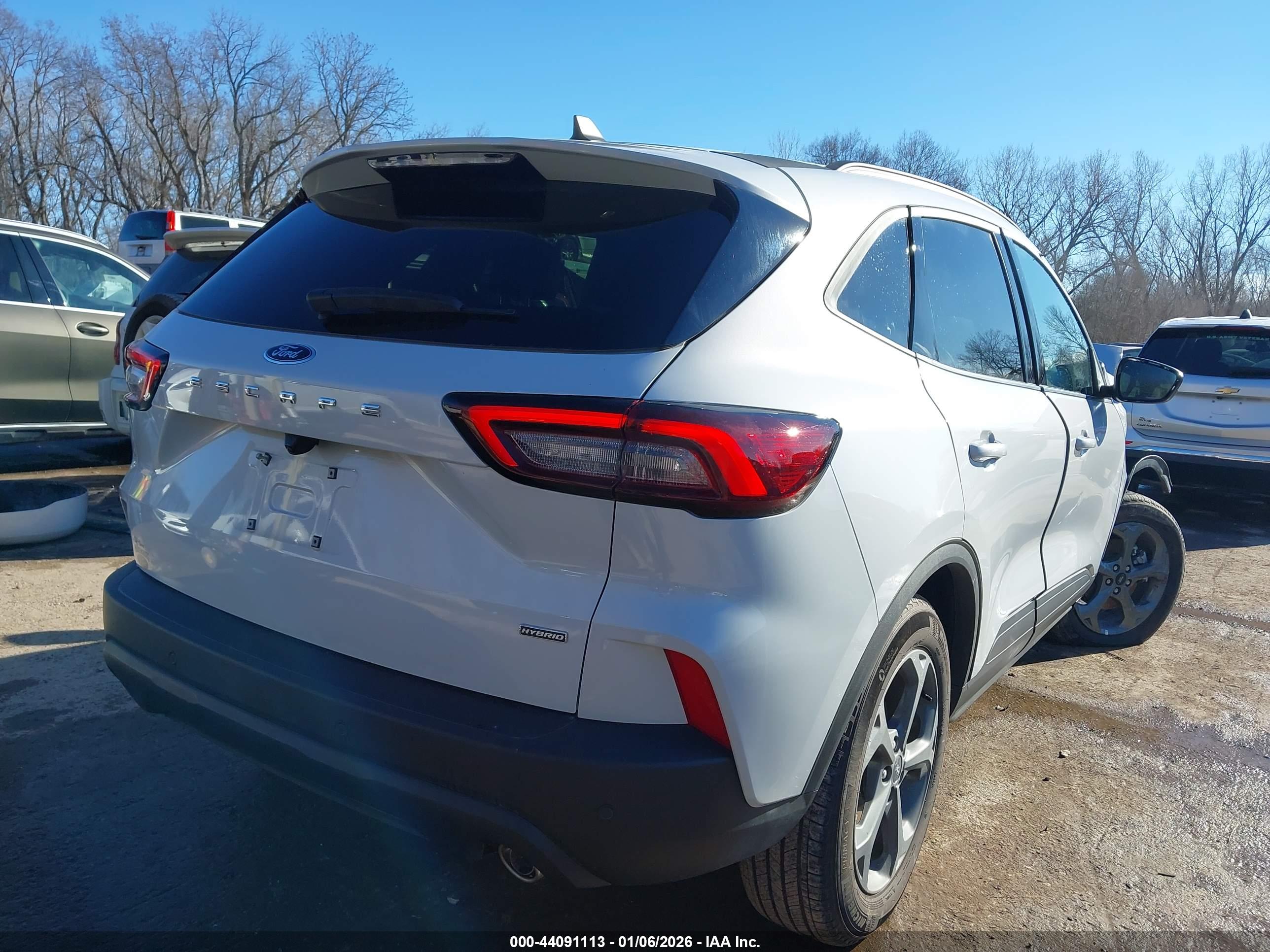 FORD ESCAPE image 4