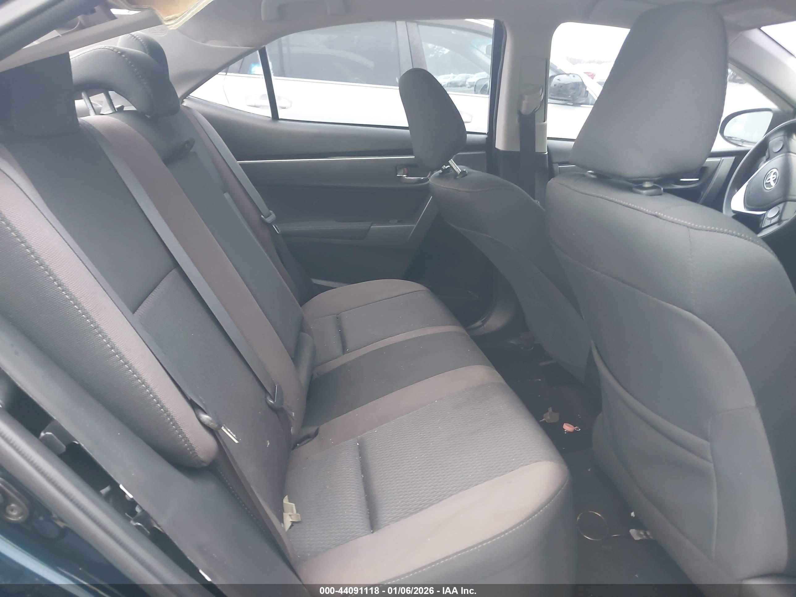 TOYOTA COROLLA image 8