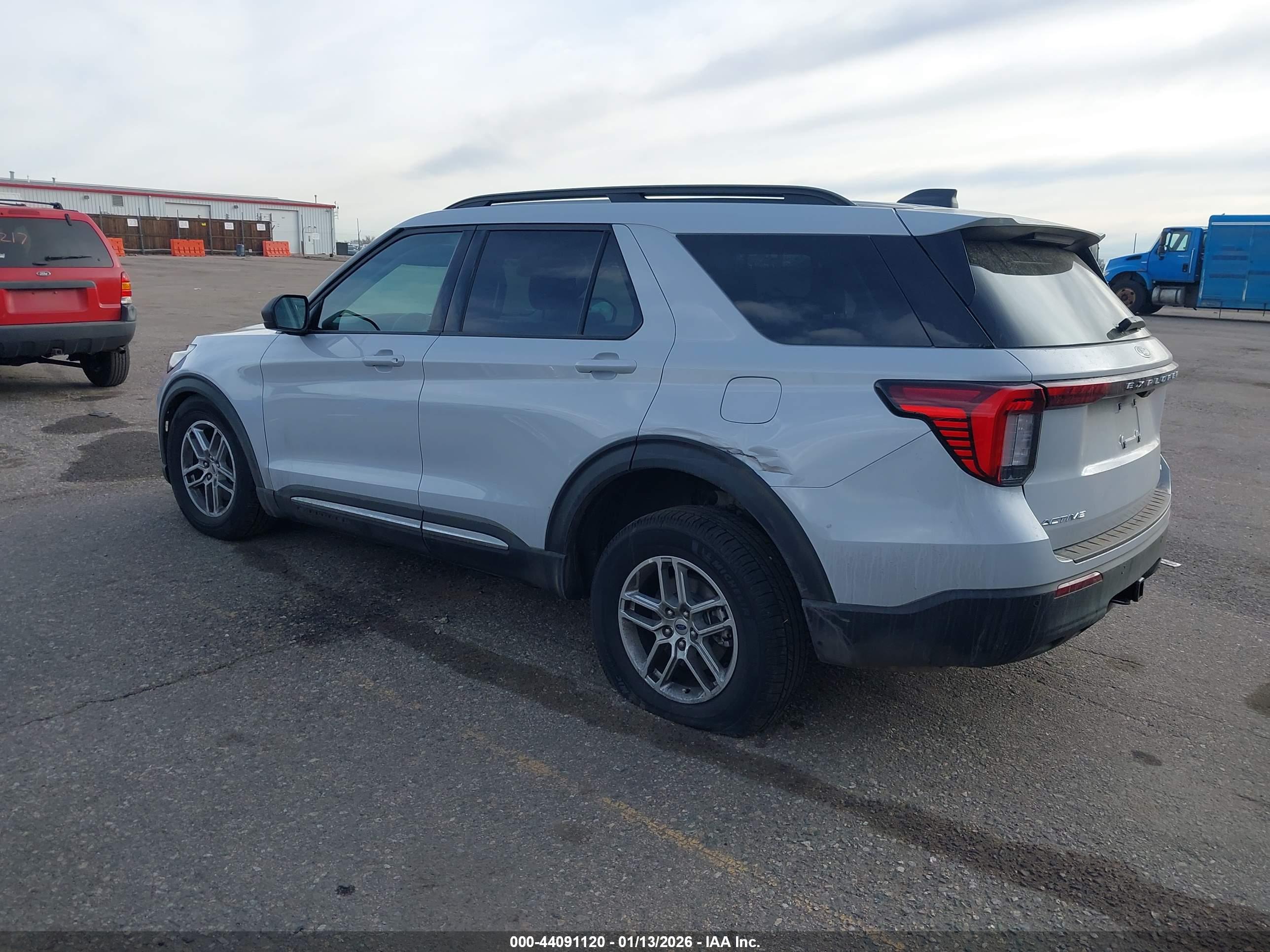 FORD EXPLORER image 3