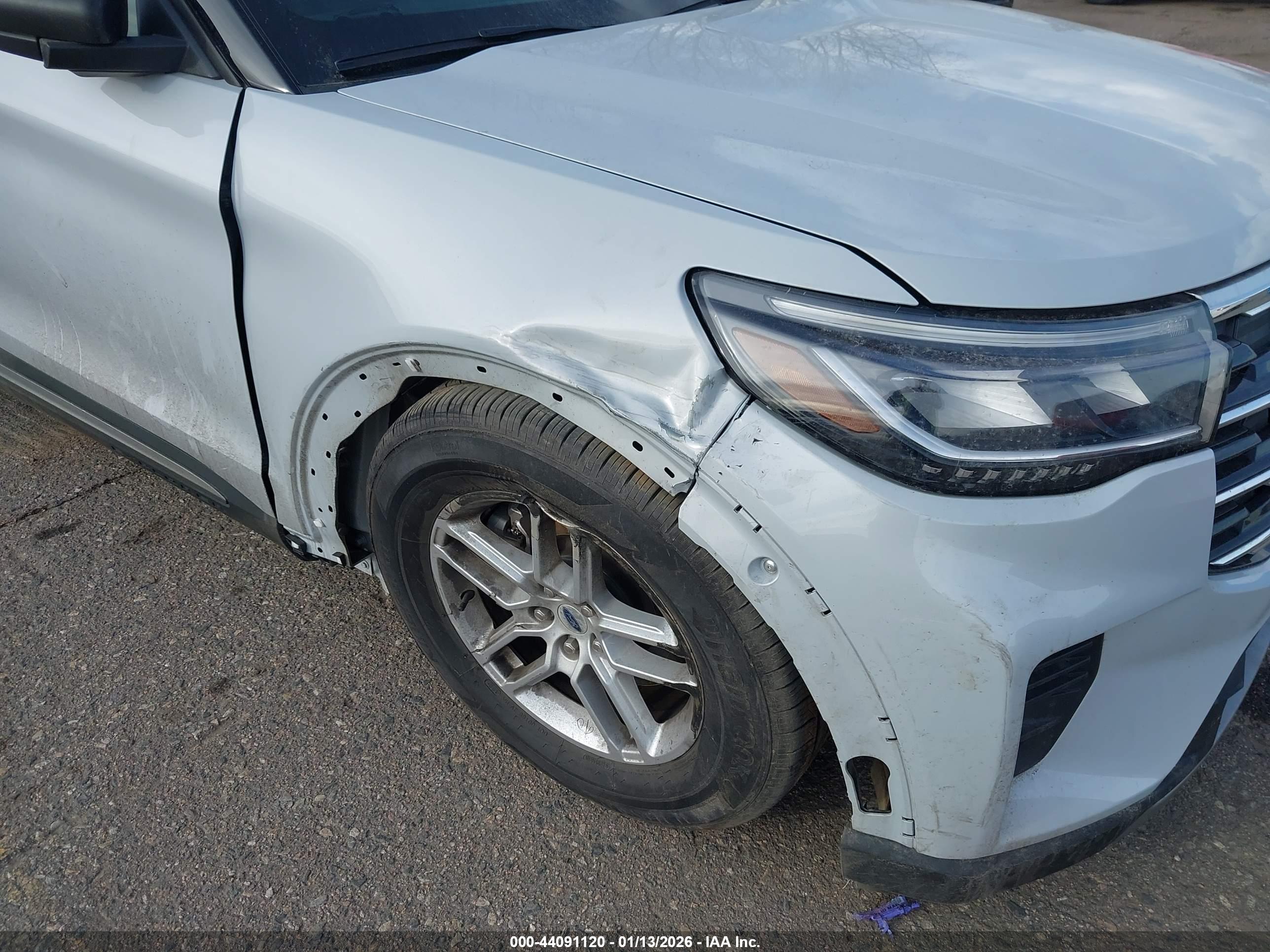 FORD EXPLORER image 6