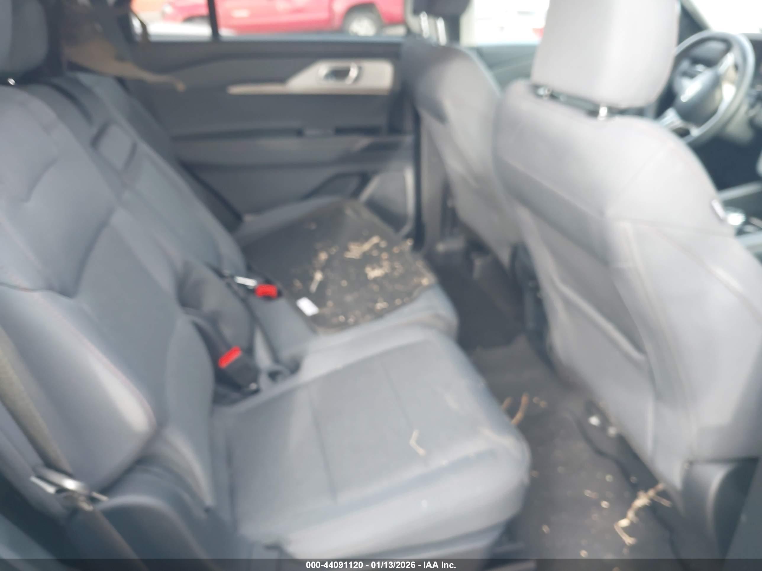 FORD EXPLORER image 8