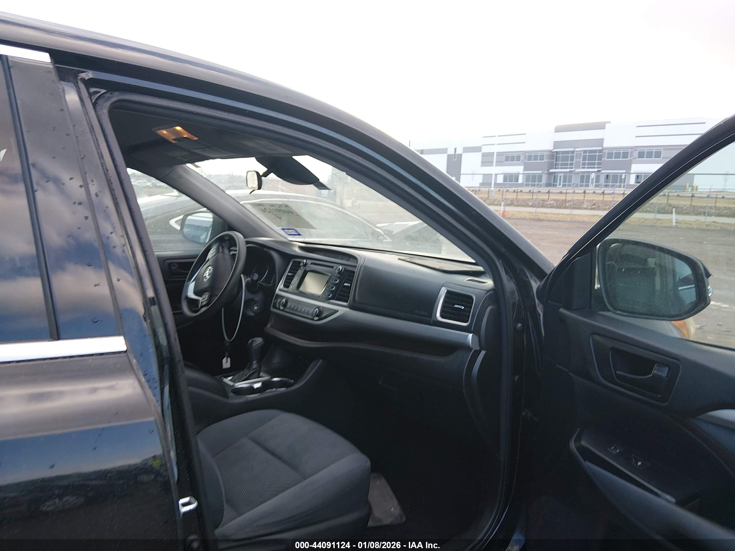 TOYOTA HIGHLANDER image 5