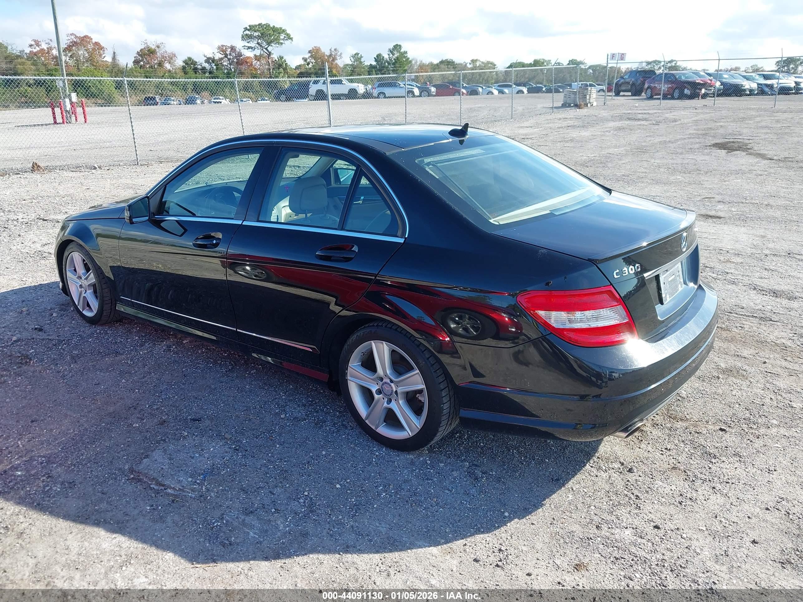 MERCEDES-BENZ C image 3