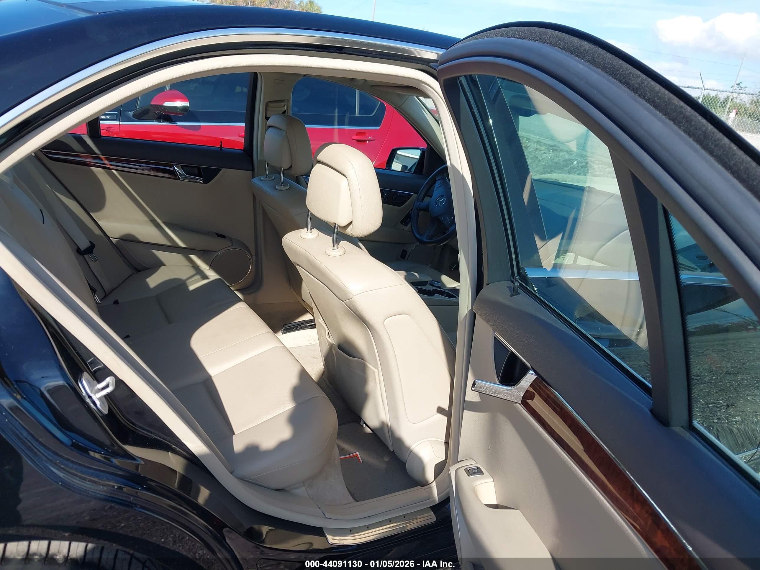 MERCEDES-BENZ C image 8