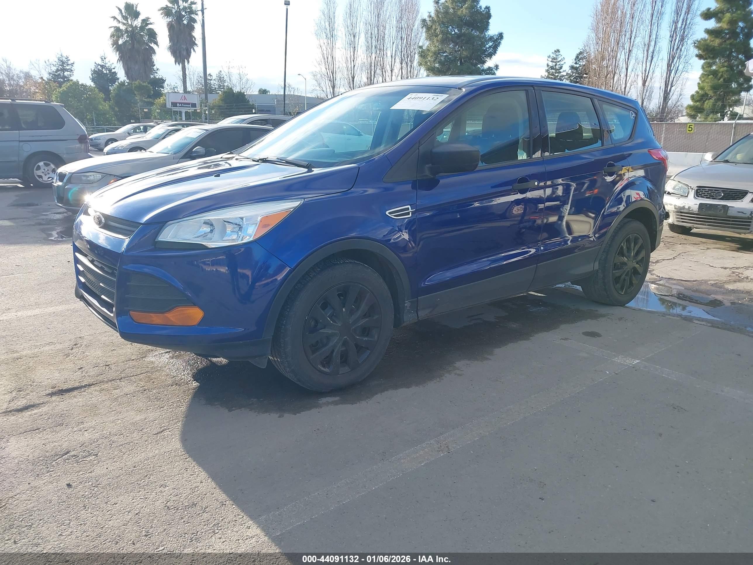 FORD ESCAPE image 2