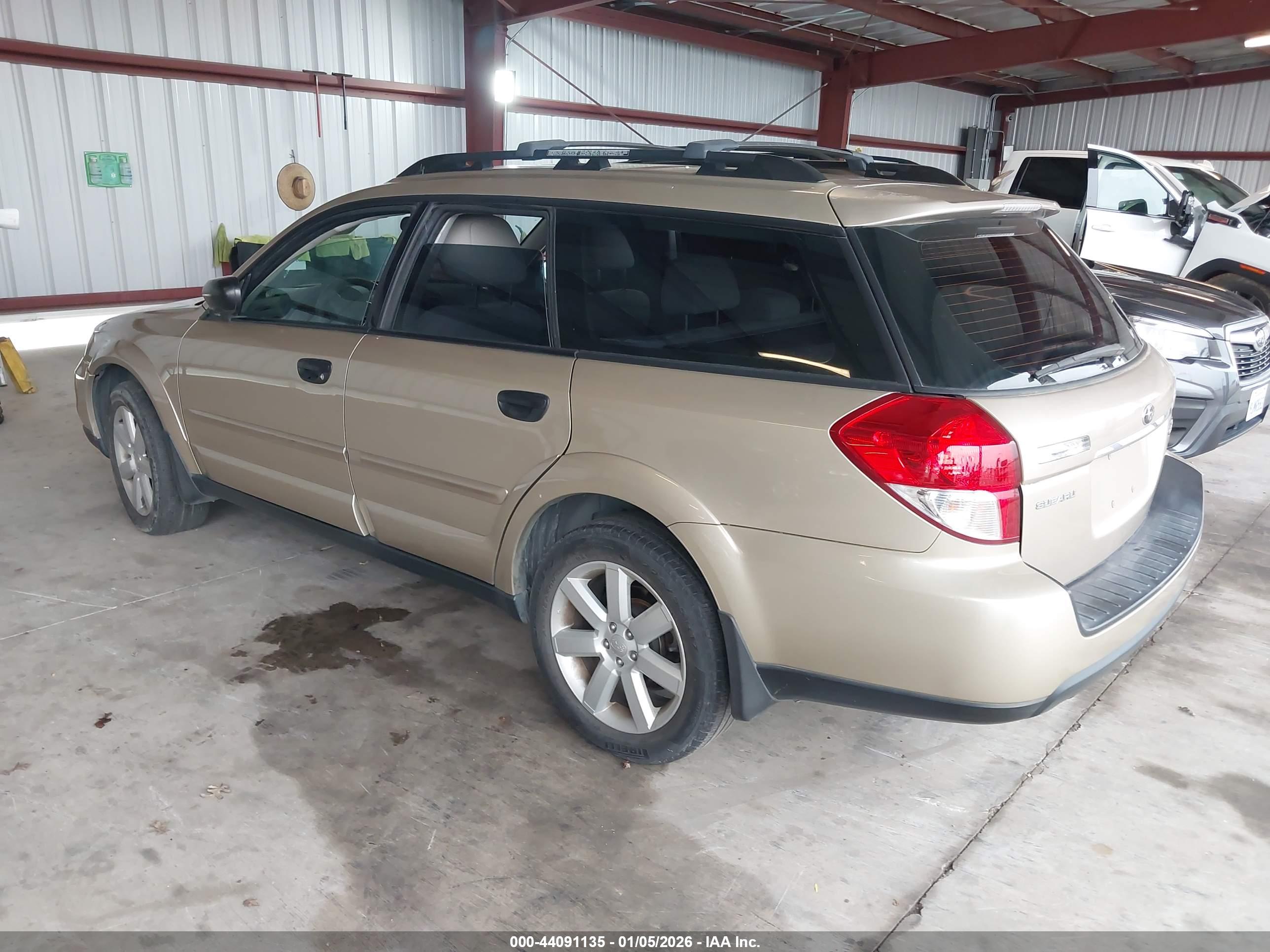 SUBARU OUTBACK image 3