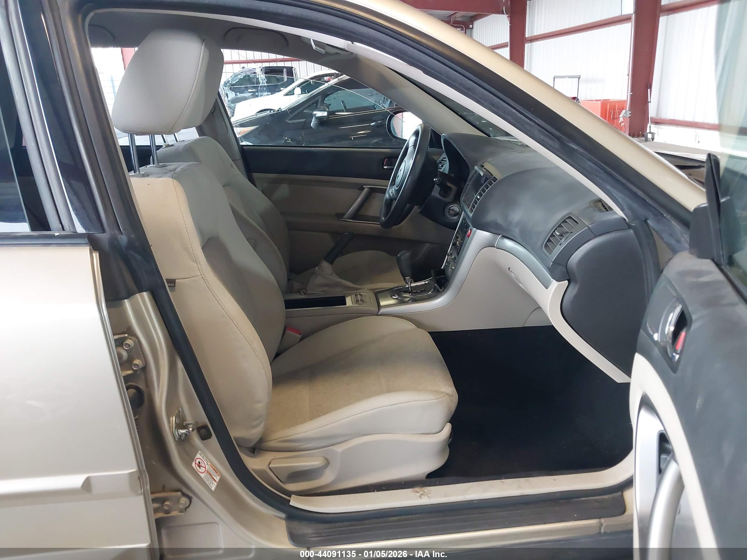 SUBARU OUTBACK image 5