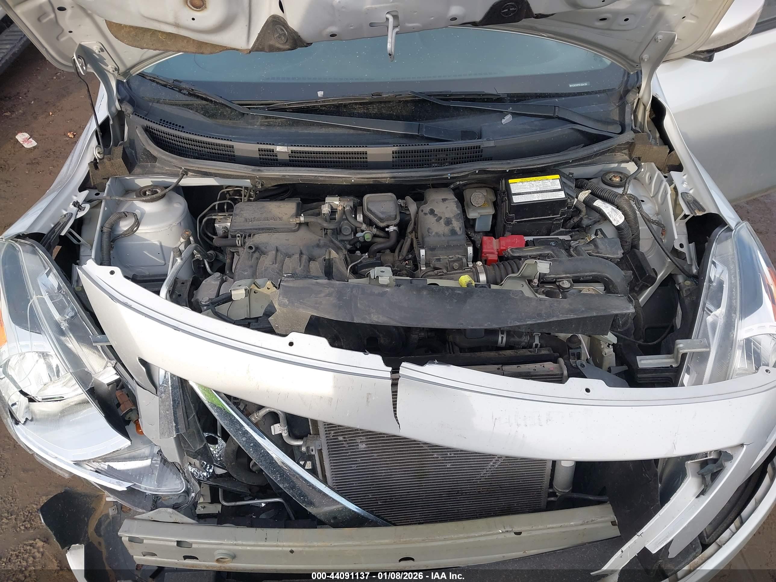 NISSAN VERSA image 10