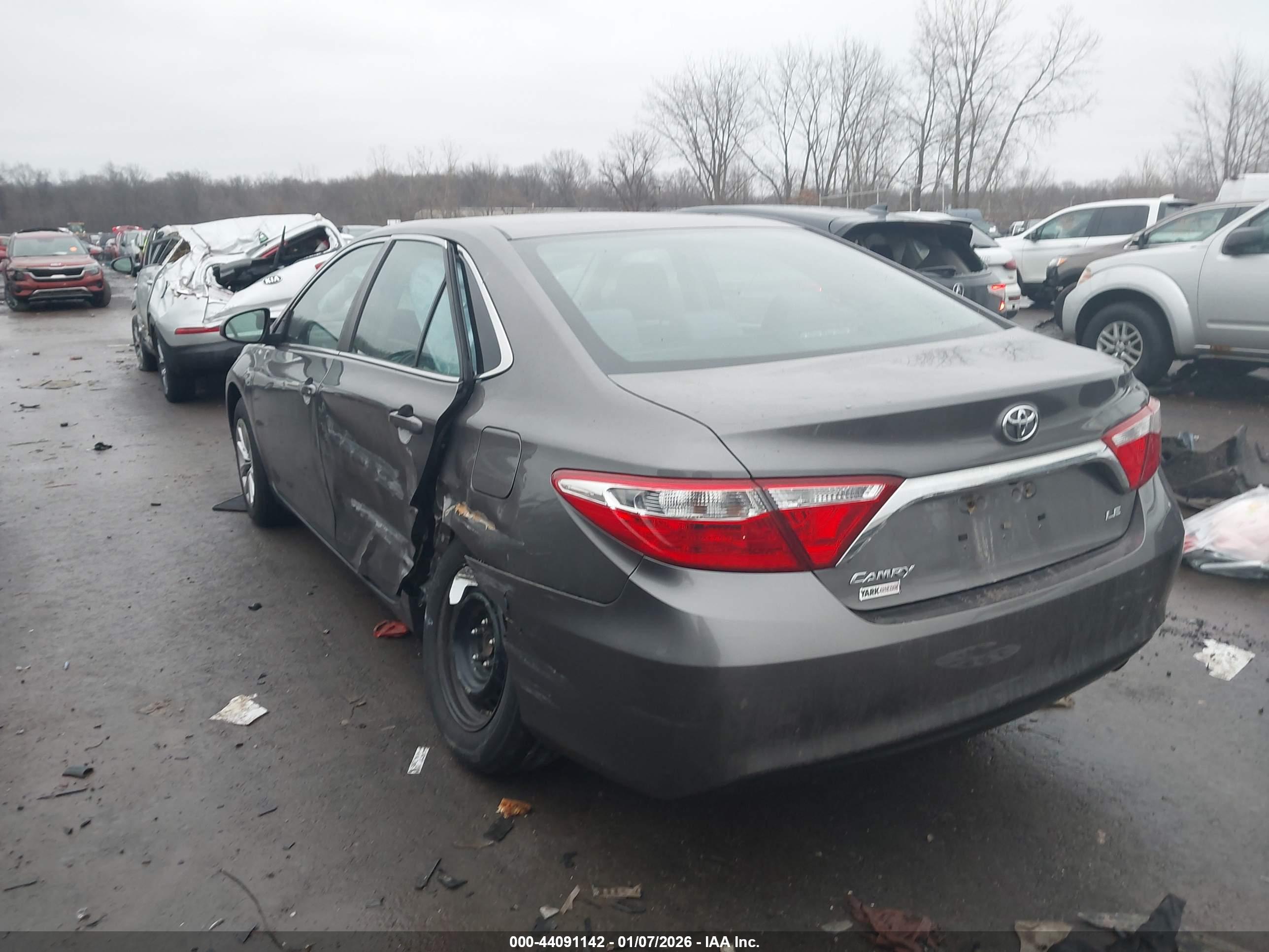 TOYOTA CAMRY image 3