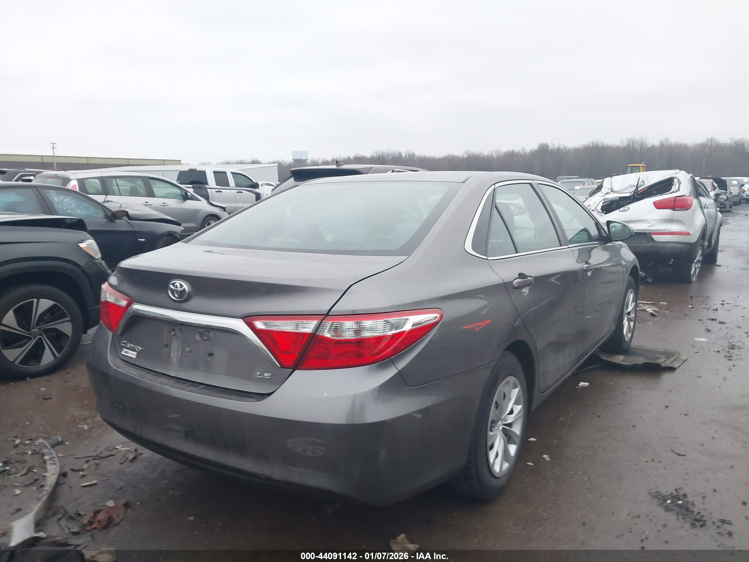 TOYOTA CAMRY image 4