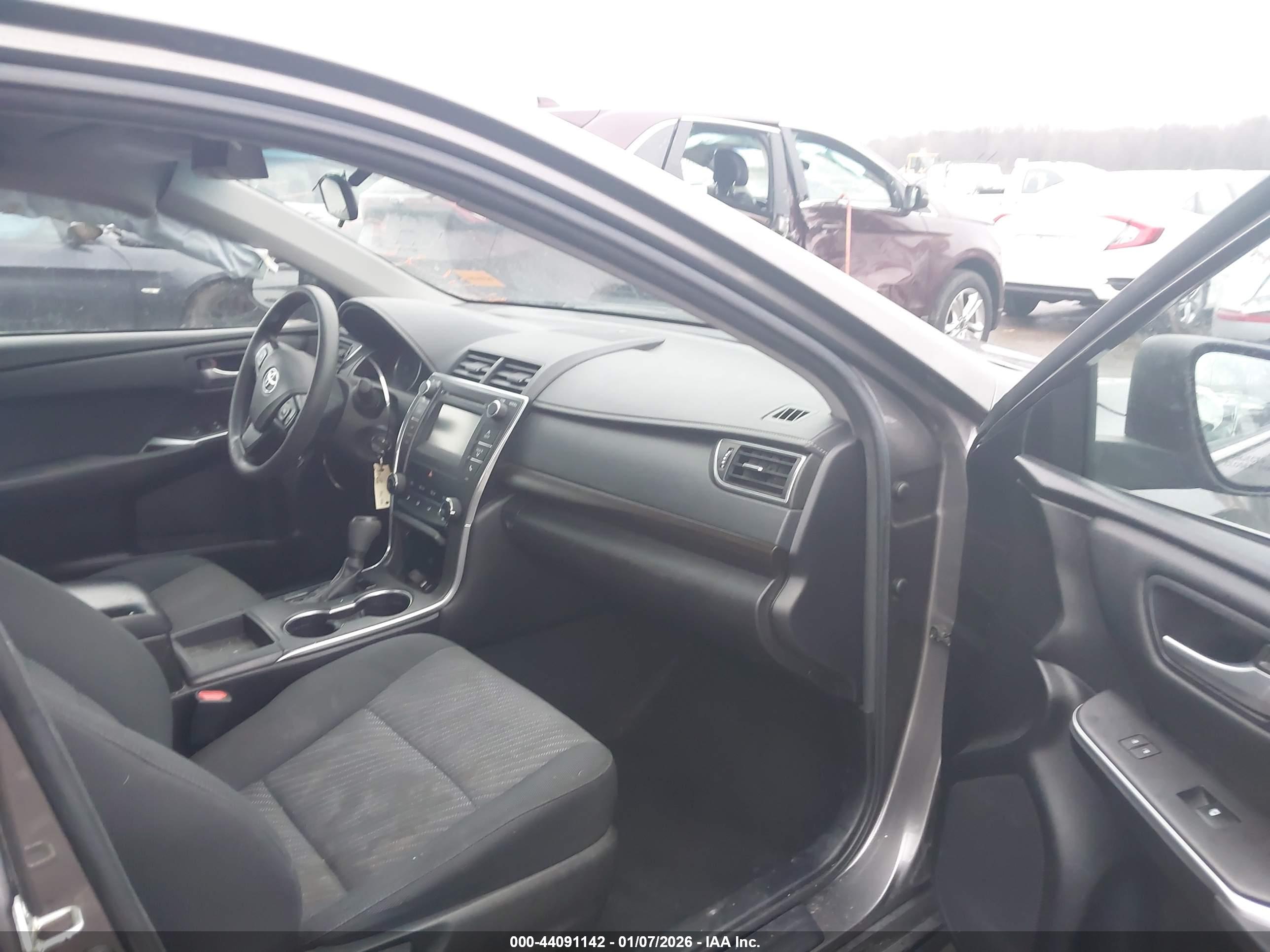 TOYOTA CAMRY image 5