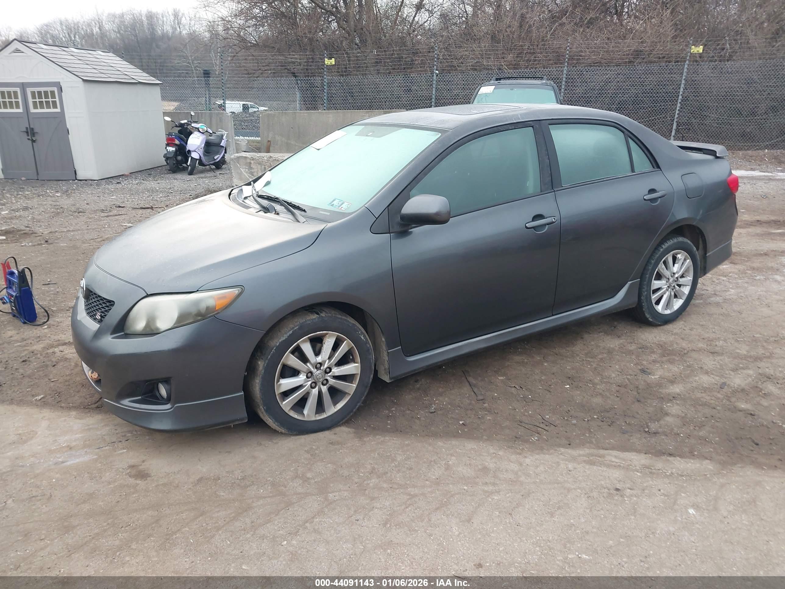 TOYOTA COROLLA image 2