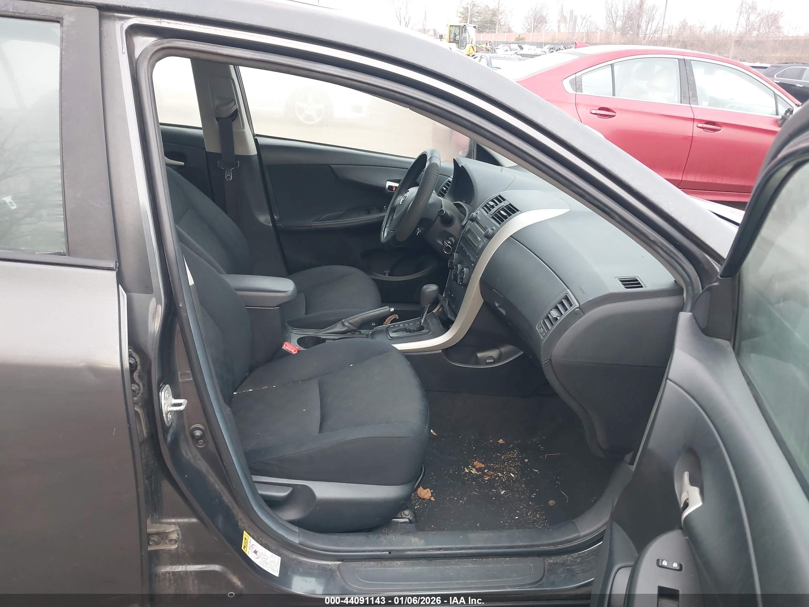 TOYOTA COROLLA image 5