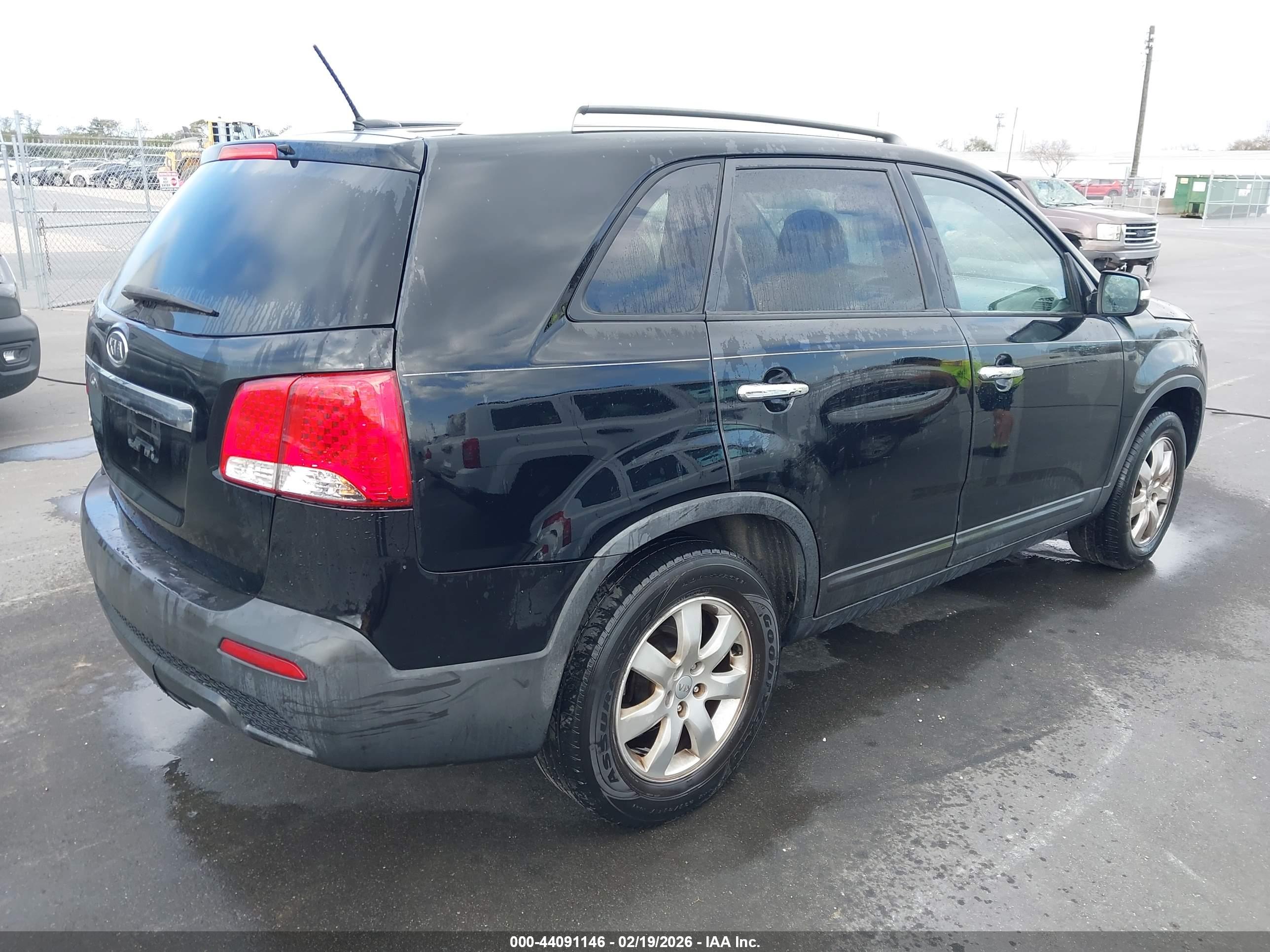 KIA SORENTO image 4