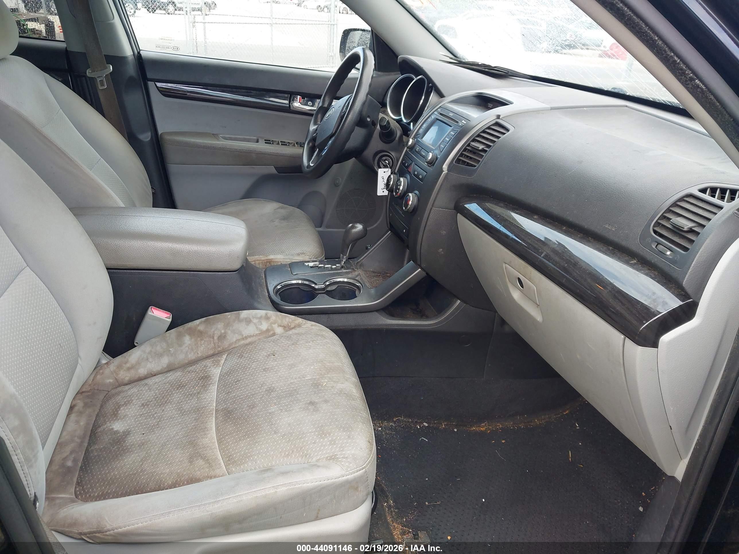KIA SORENTO image 5