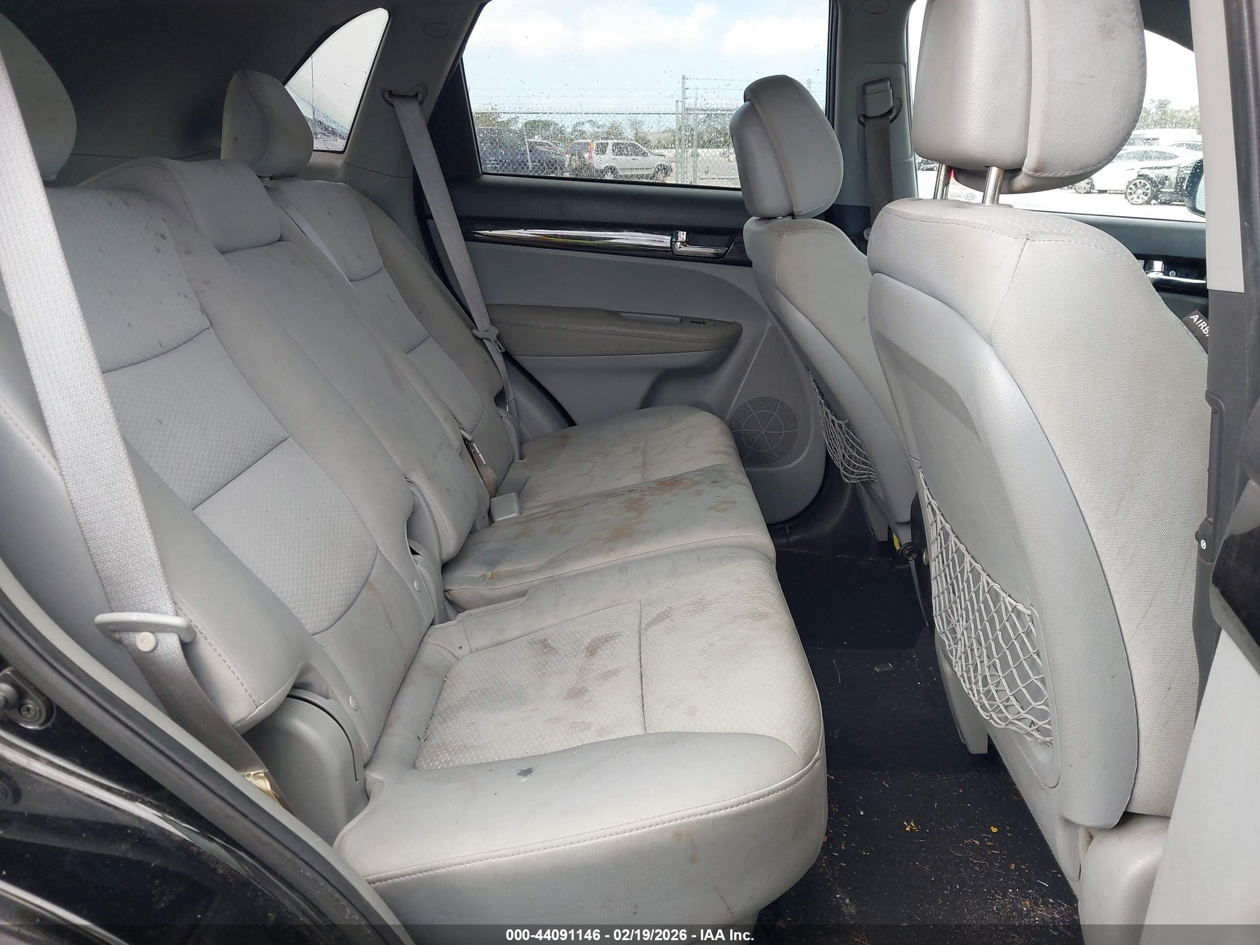 KIA SORENTO image 8
