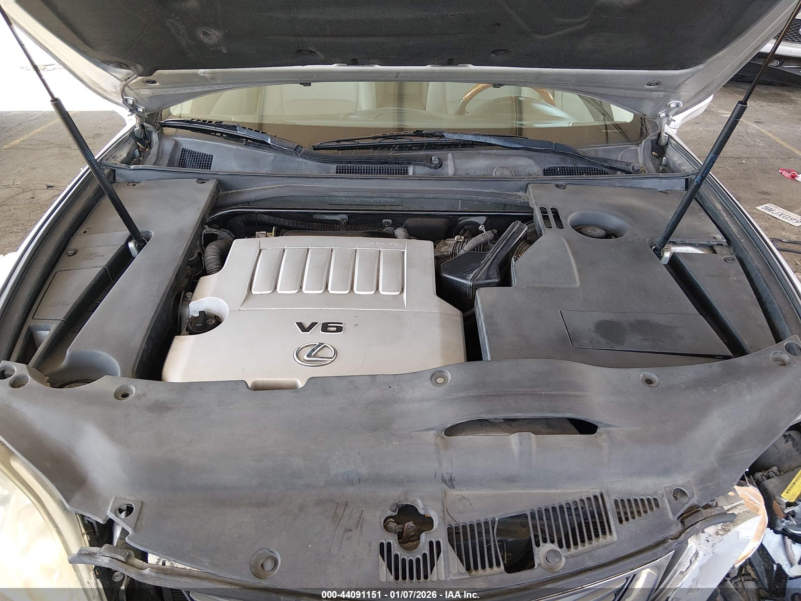 LEXUS ES image 10