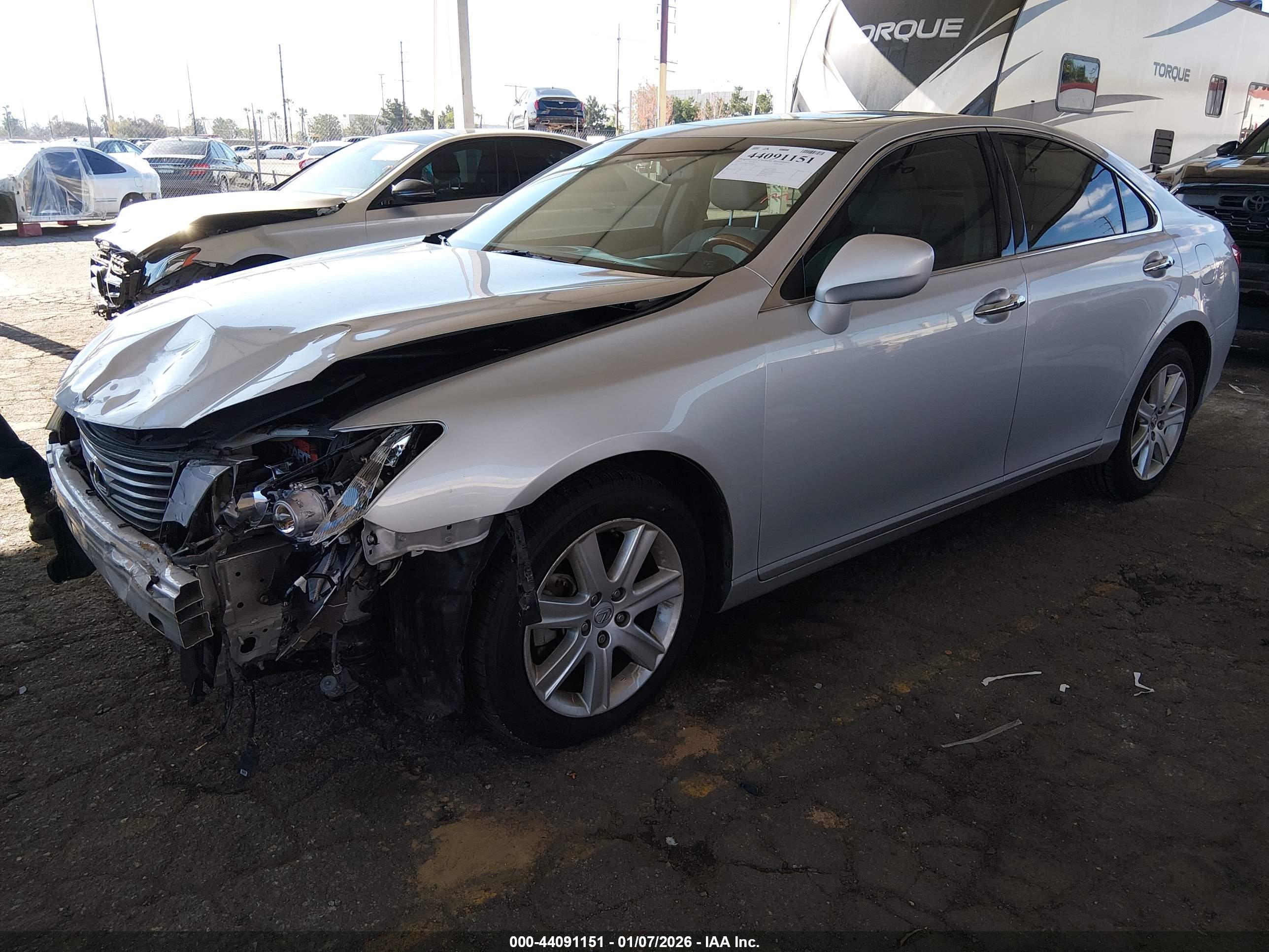 LEXUS ES image 2