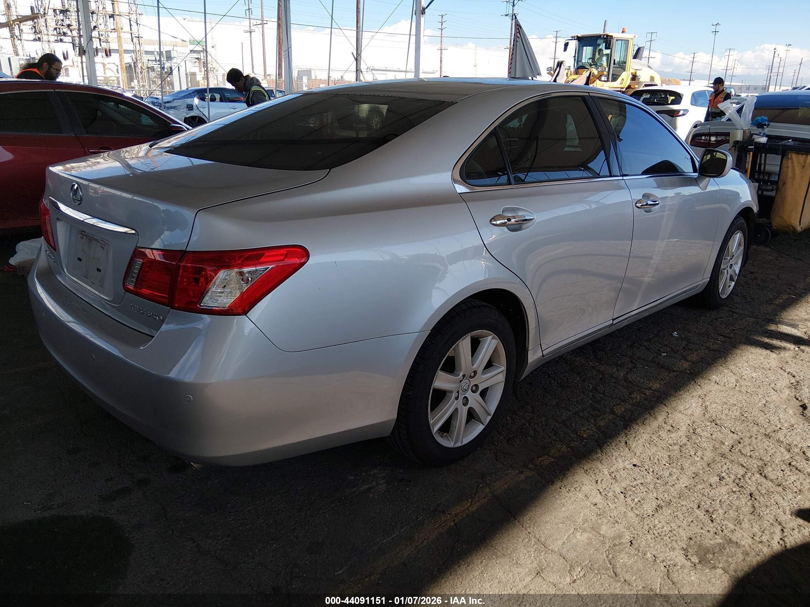 LEXUS ES image 4
