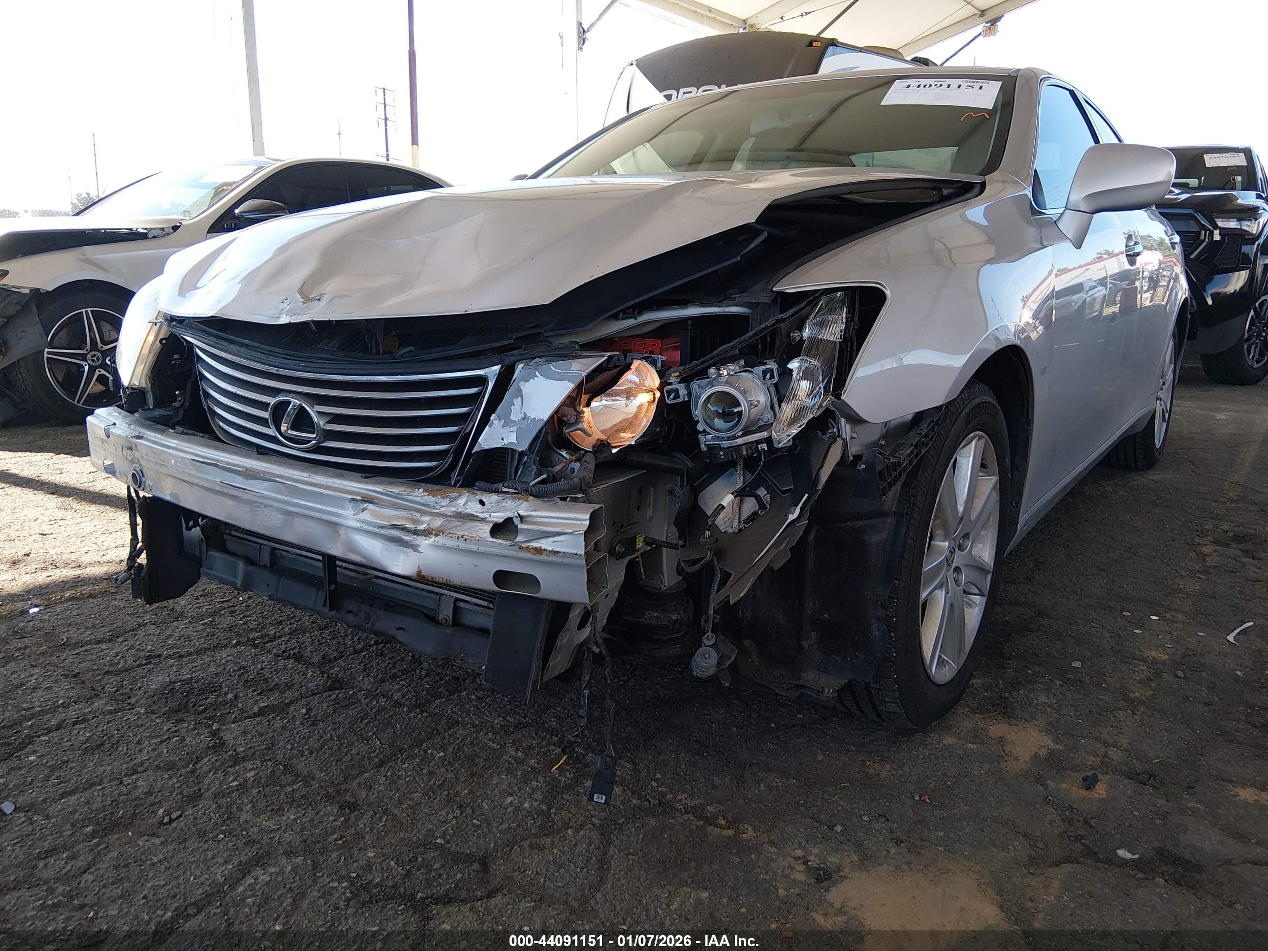 LEXUS ES image 6