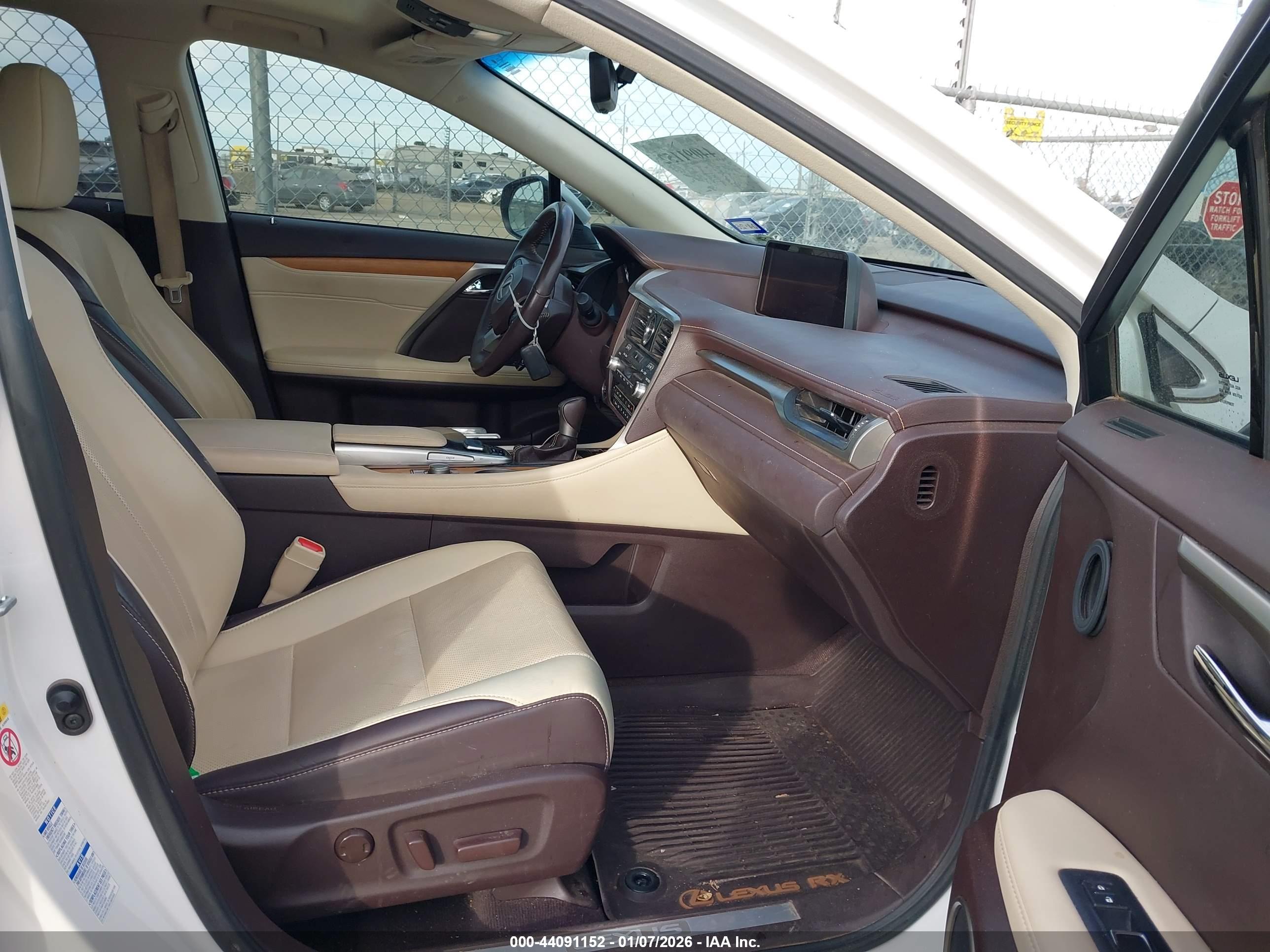 LEXUS RX image 5