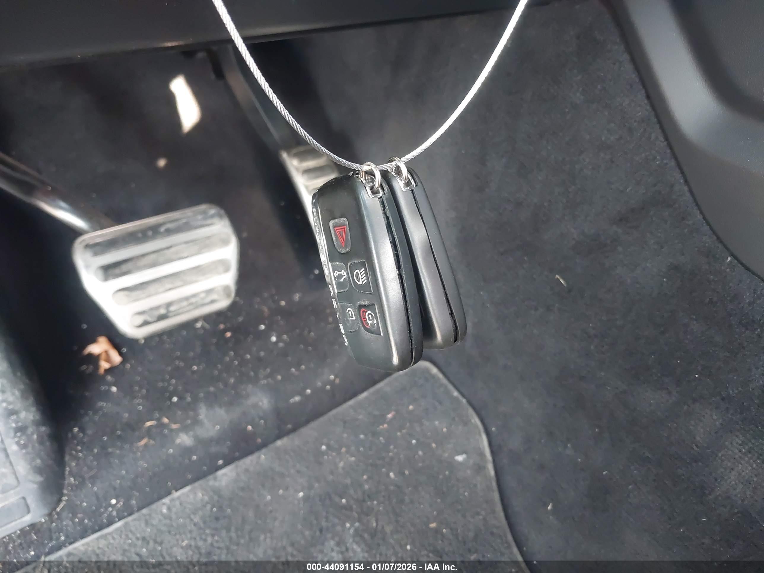 LAND ROVER image 11