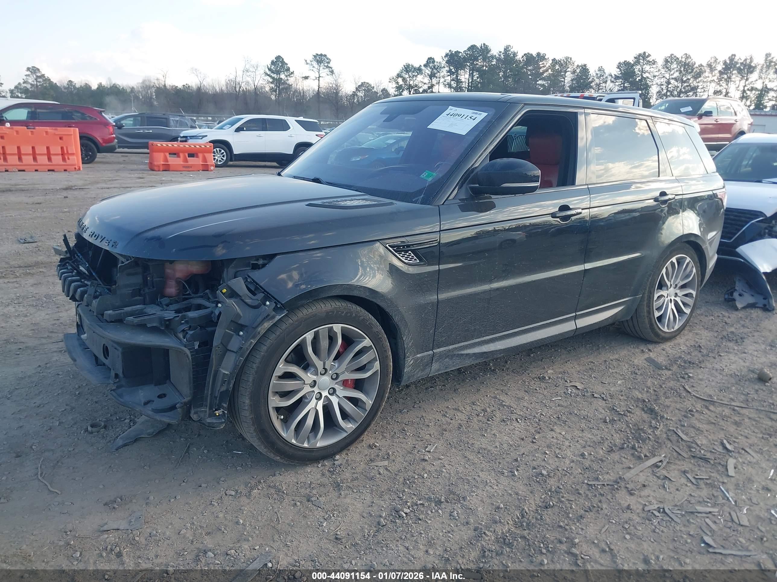 LAND ROVER image 2