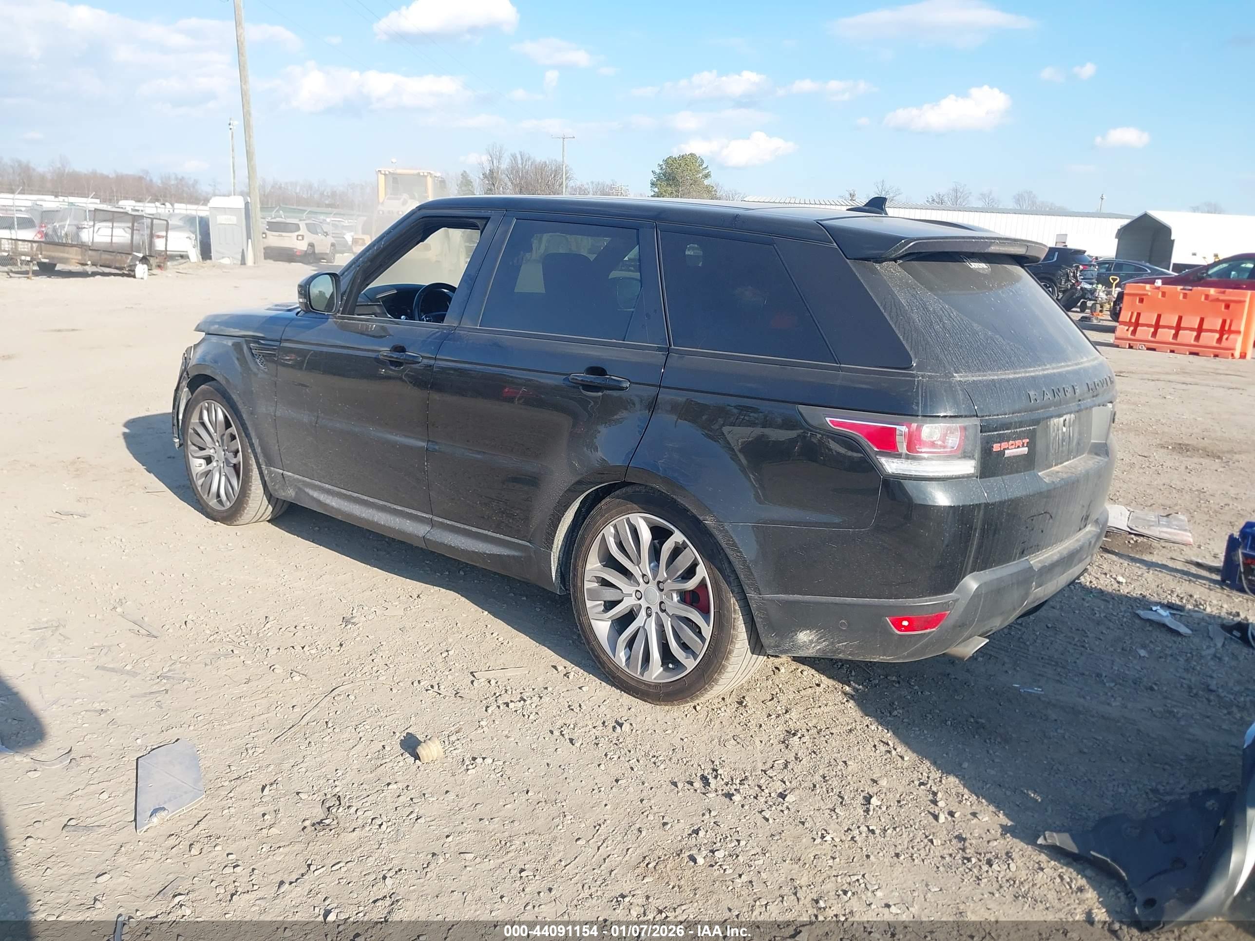 LAND ROVER image 3