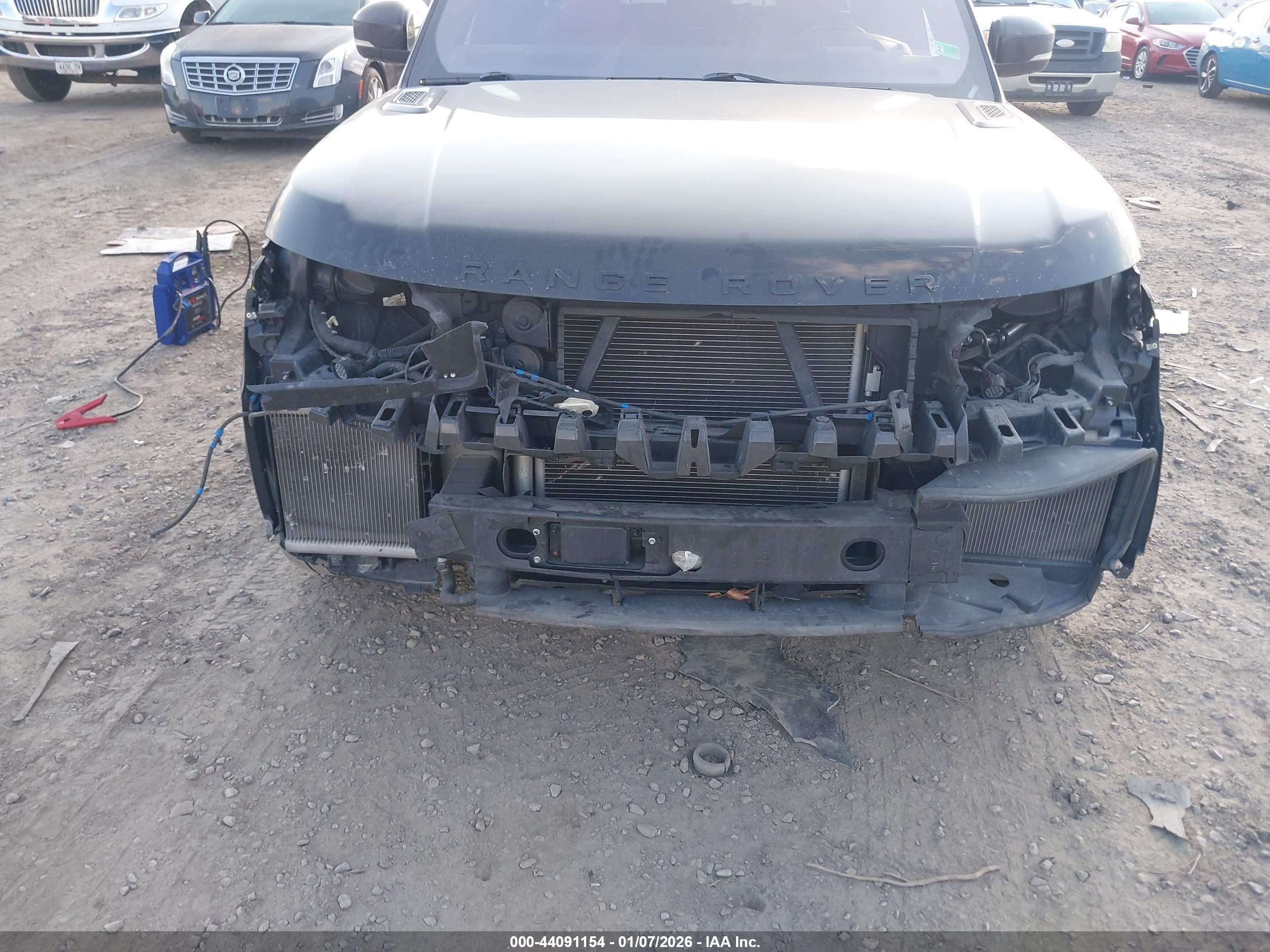 LAND ROVER image 6